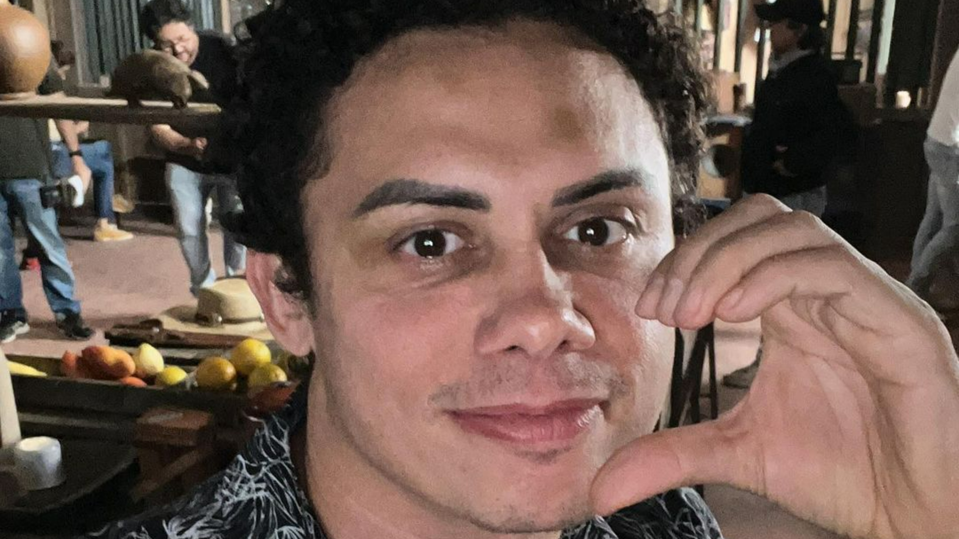 Silvero Pereira desabafa sobre a proximidade do fim das gravações de Pantanal: ”Coração anda acelerado”