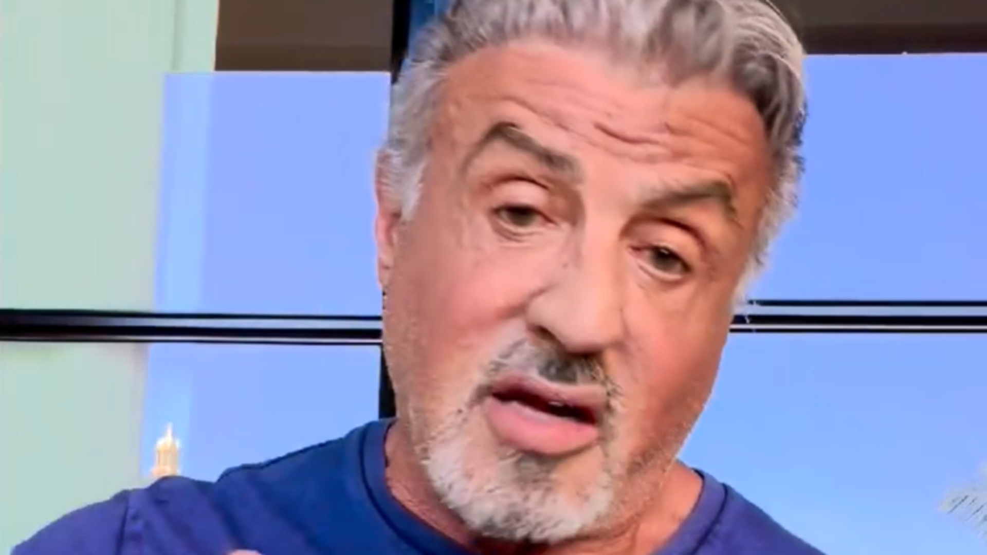 Sylvester Stallone posta foto de mãos dadas com ex-esposa em meio ao divórcio