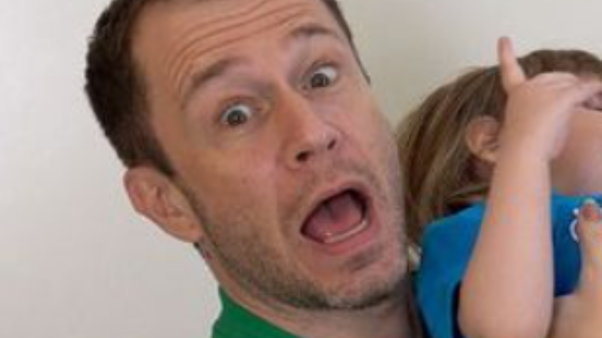 Tiago Leifert exibe foto divertida com a filha, Lua: “Vai ser tranquilo”
