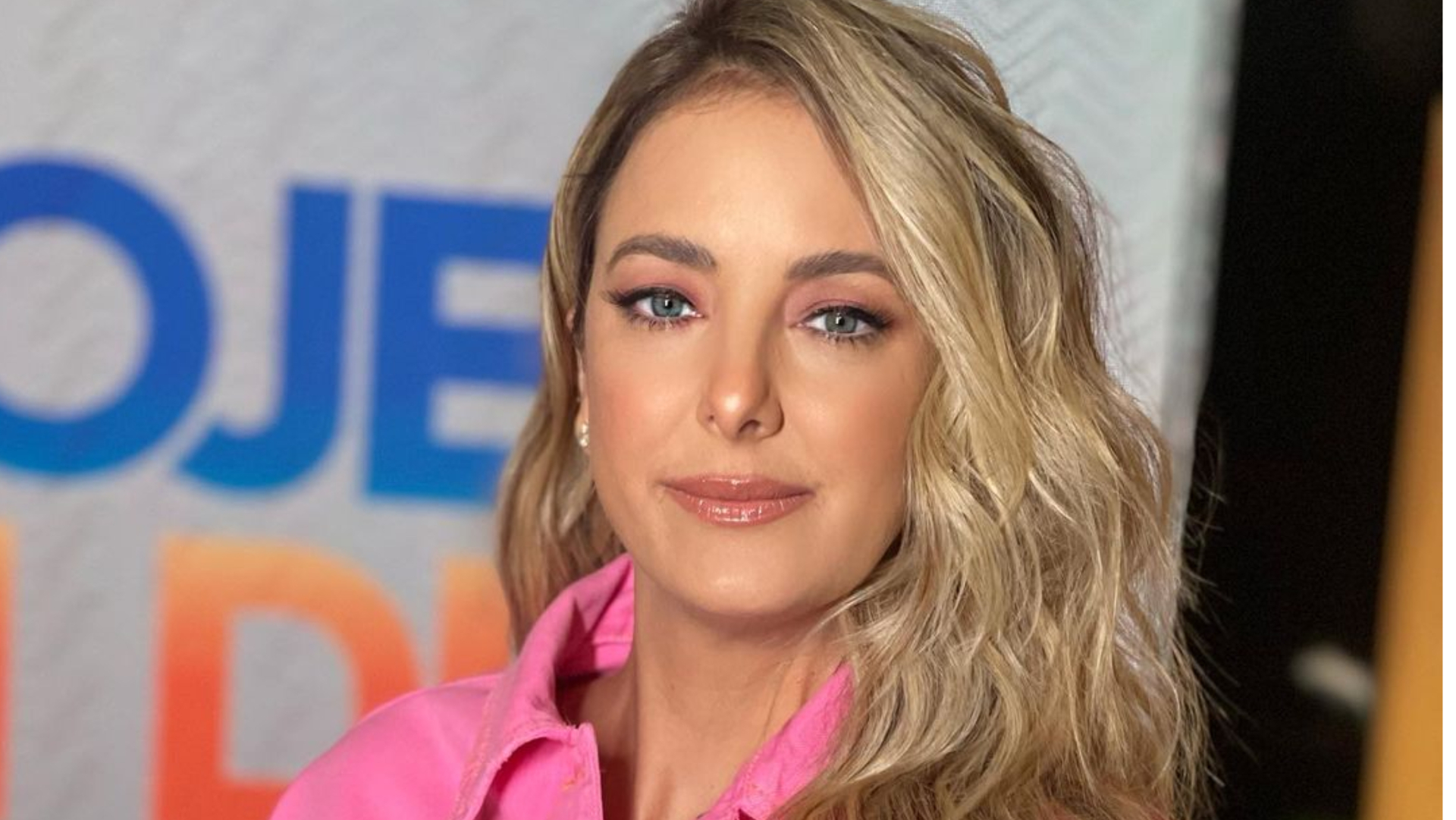 De barriga toda de fora, Ticiane Pinheiro exibe corpaço escultural com estilo: ”Linda”