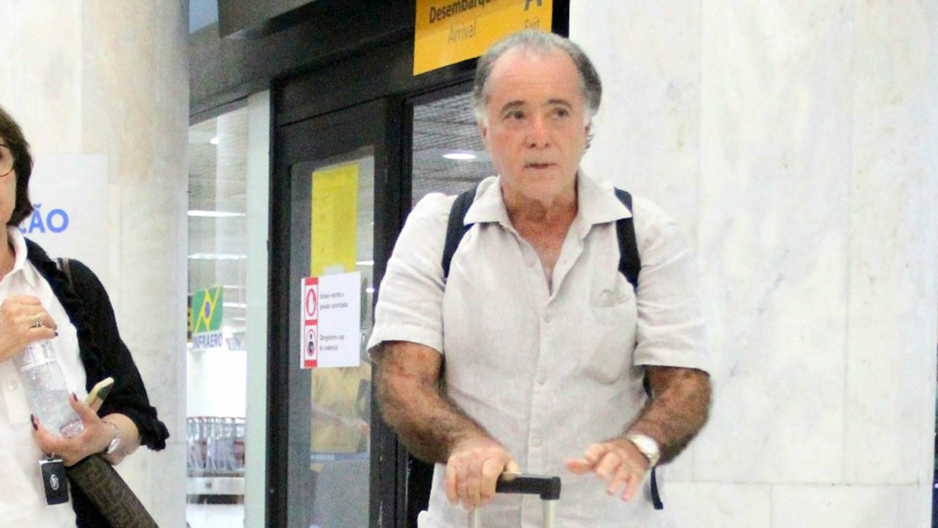 Tony Ramos faz rara aparição ao lado da esposa, Lidiane Barbosa