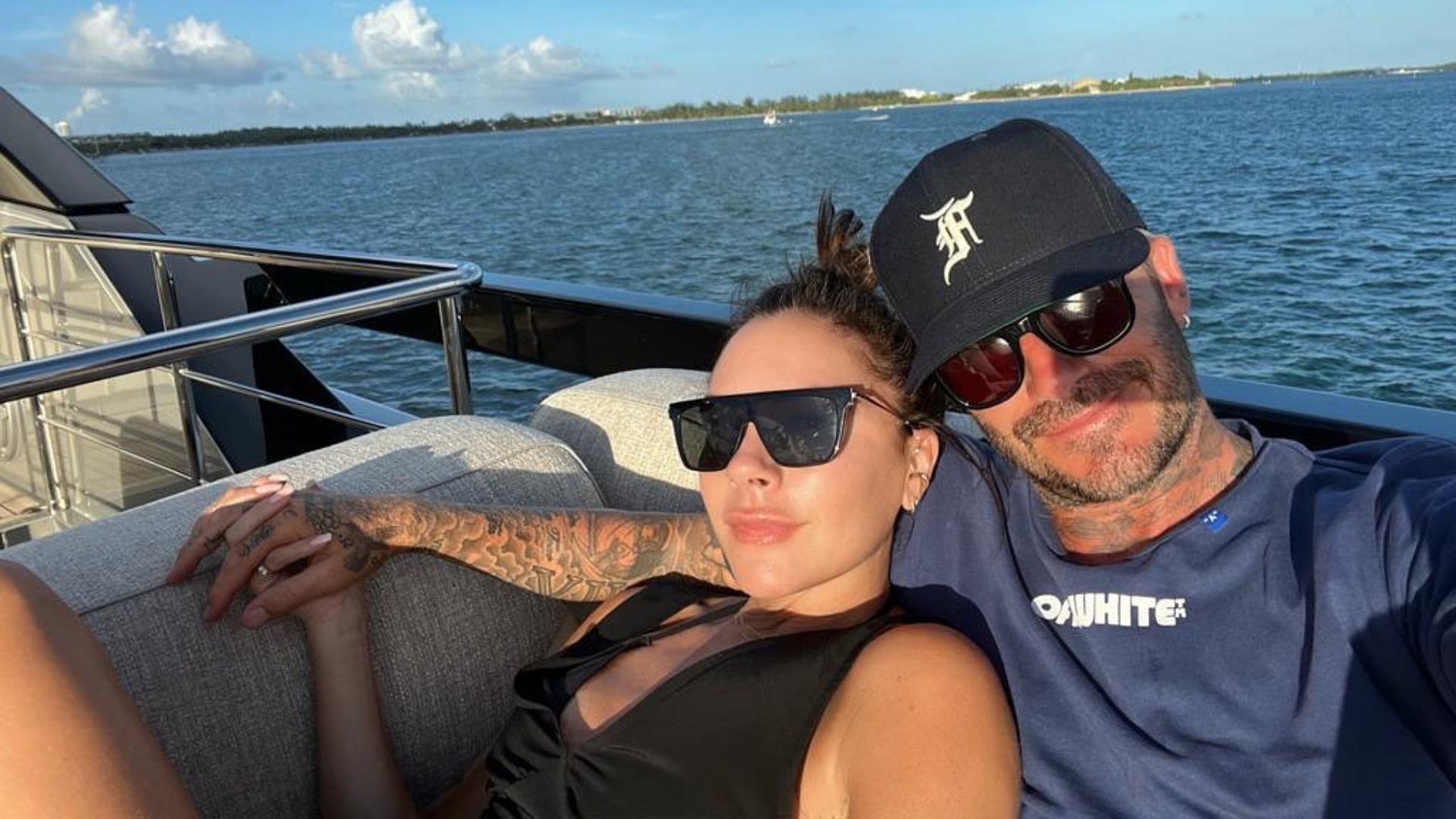 Victoria Beckham tem atitude suspeita e fãs apontam suposta crise no casamento