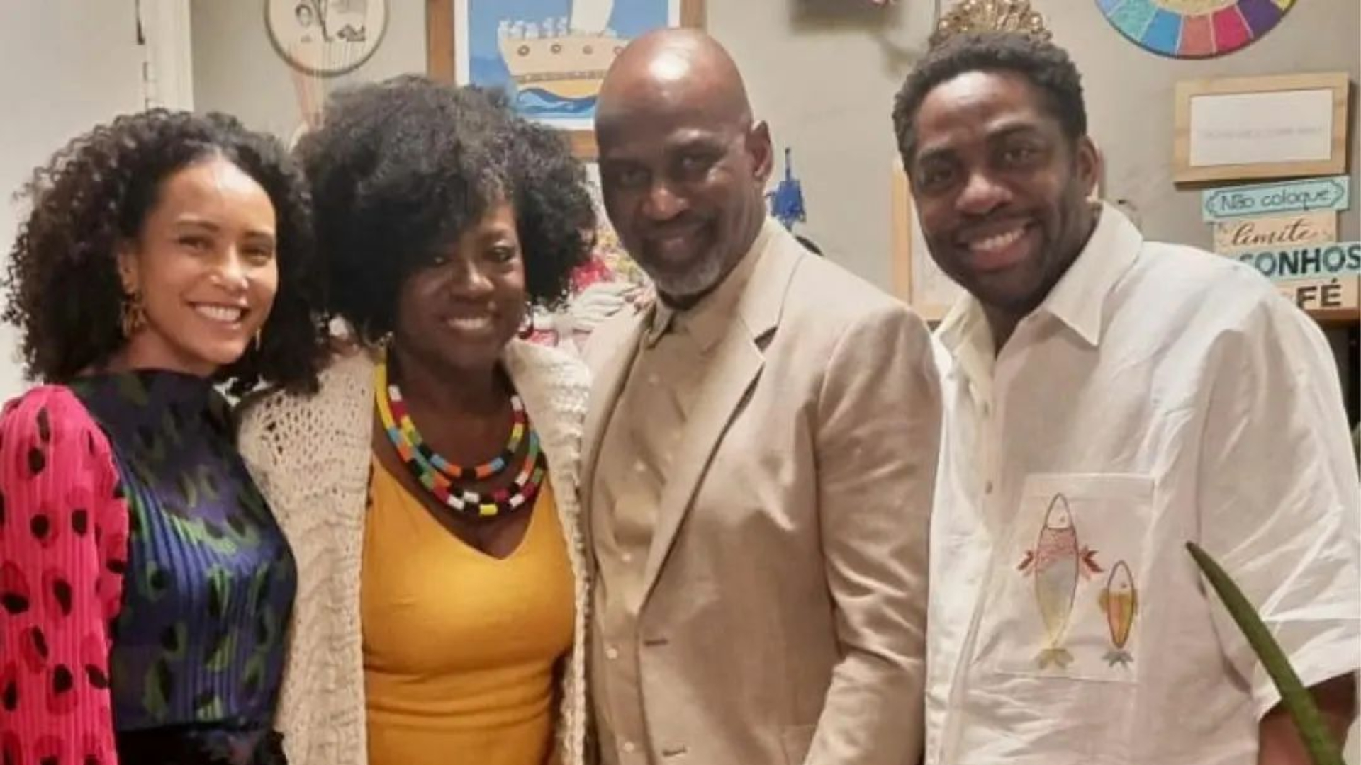 Viola Davis celebra encontro com famosos pretos no Brasil: ”Brilhantes”
