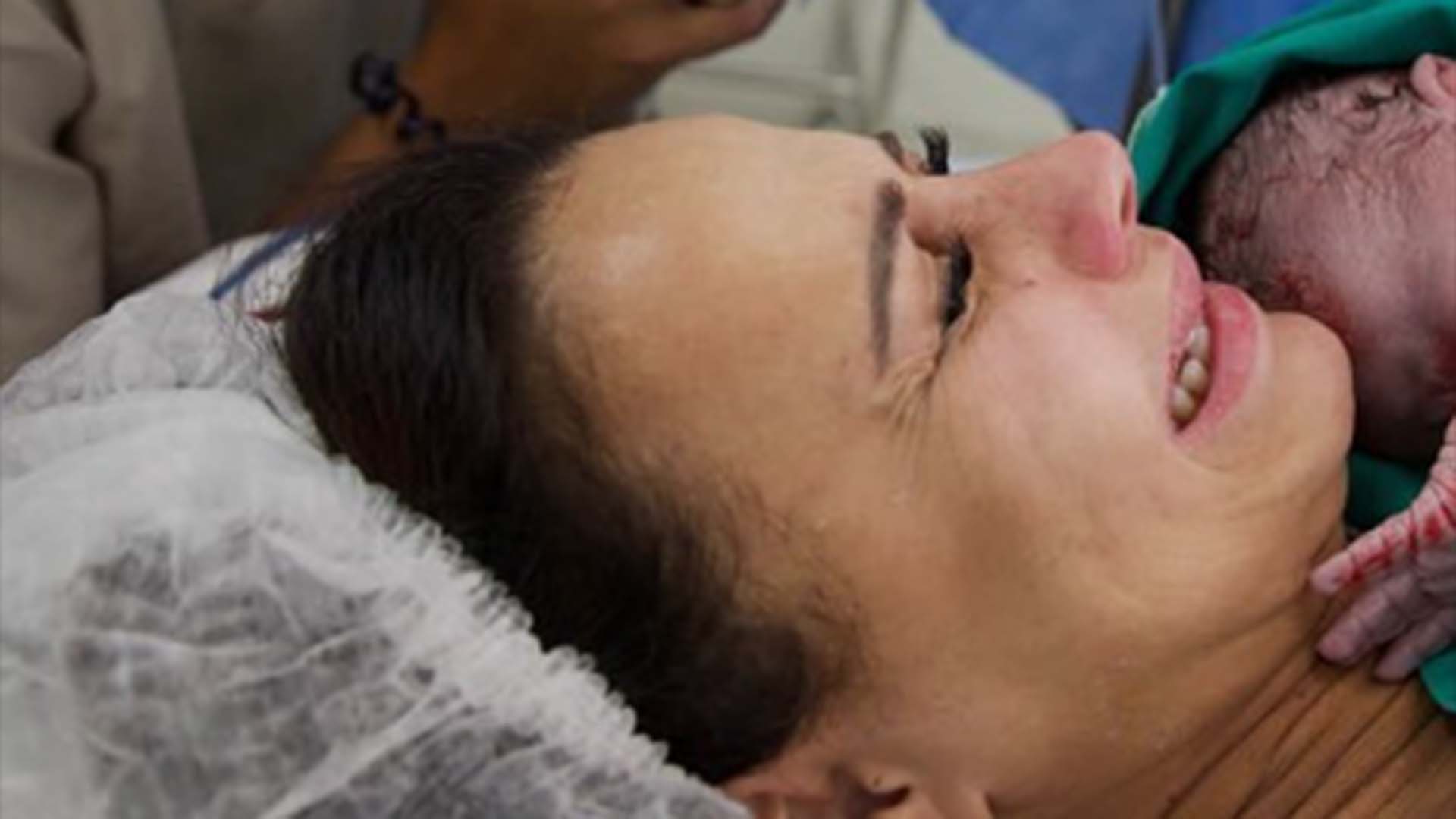 Viviane Araujo mostra as primeiras fotos com o filho recém-nascido