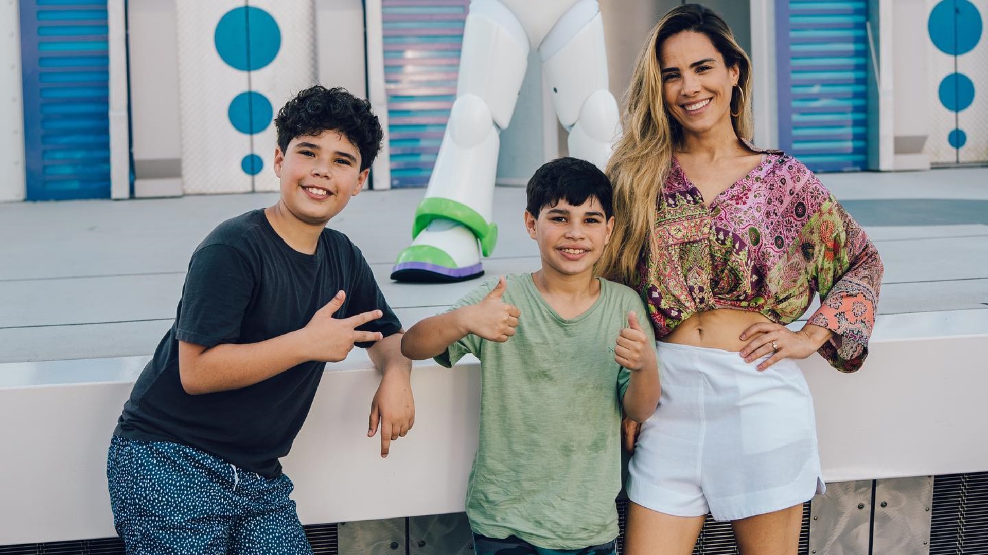 Wanessa Camargo curte passeio ao lado dos filhos: “A felicidade estampada na nossa cara”