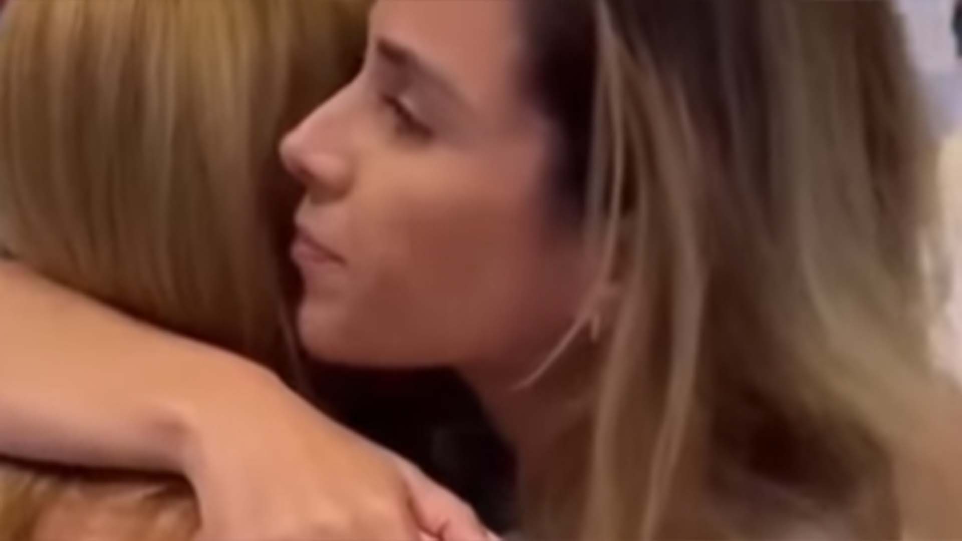Wanessa Camargo se despede da mãe, Zilu, após férias juntas