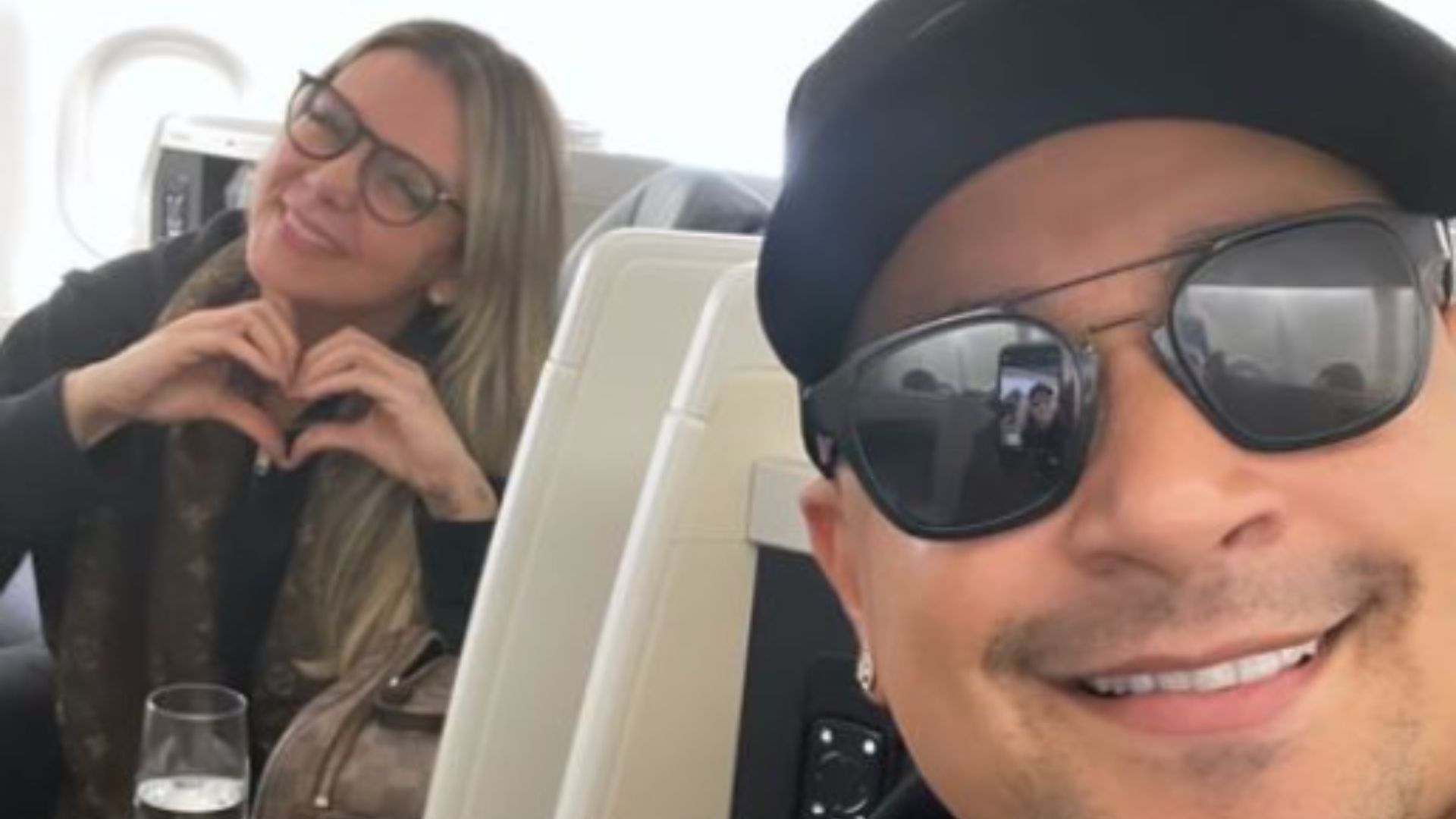 Xanddy e Carla Perez viajam para os Estados Unidos no meio de furacão