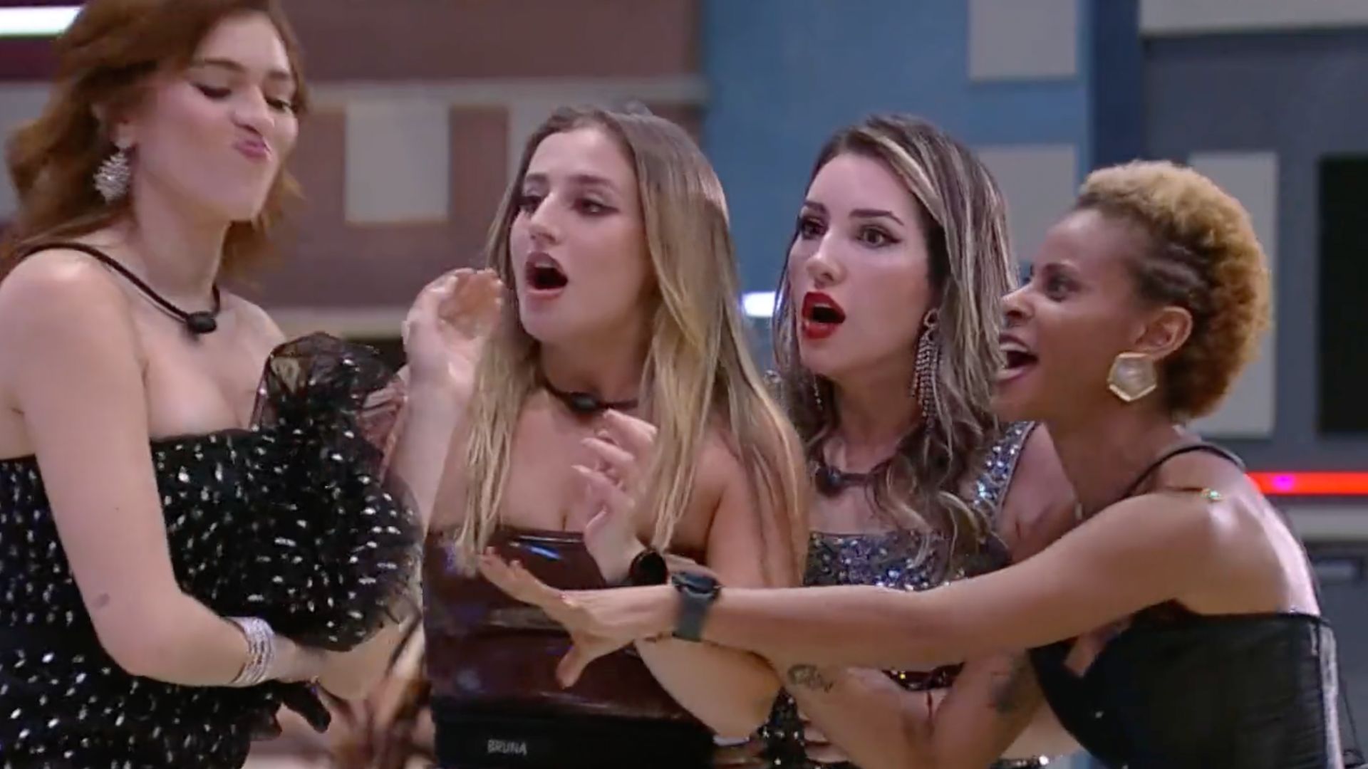 Após o BBB23, Ana Clara conta fofoca cabeluda para as sisters: “Babado importantíssimo”