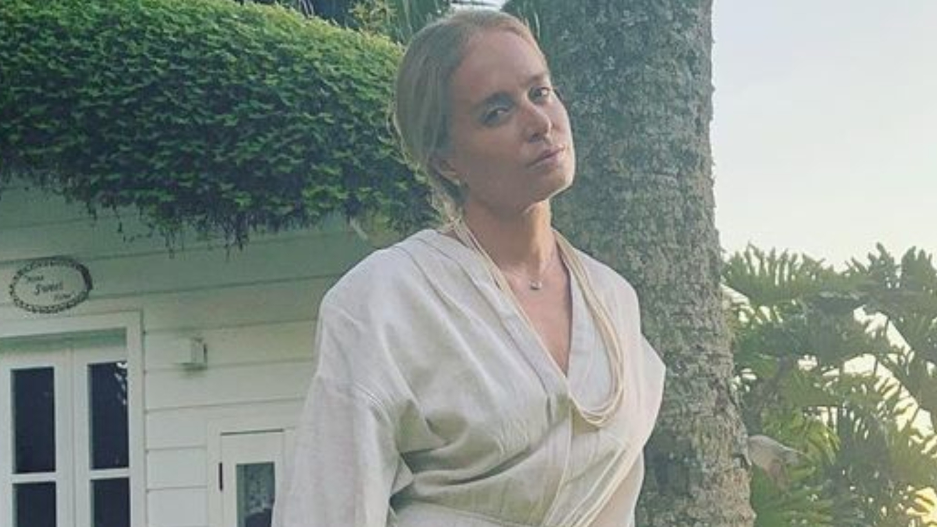 Angélica impressiona ao revelar vista do jardim de sua mansão: ”Quanta beleza”