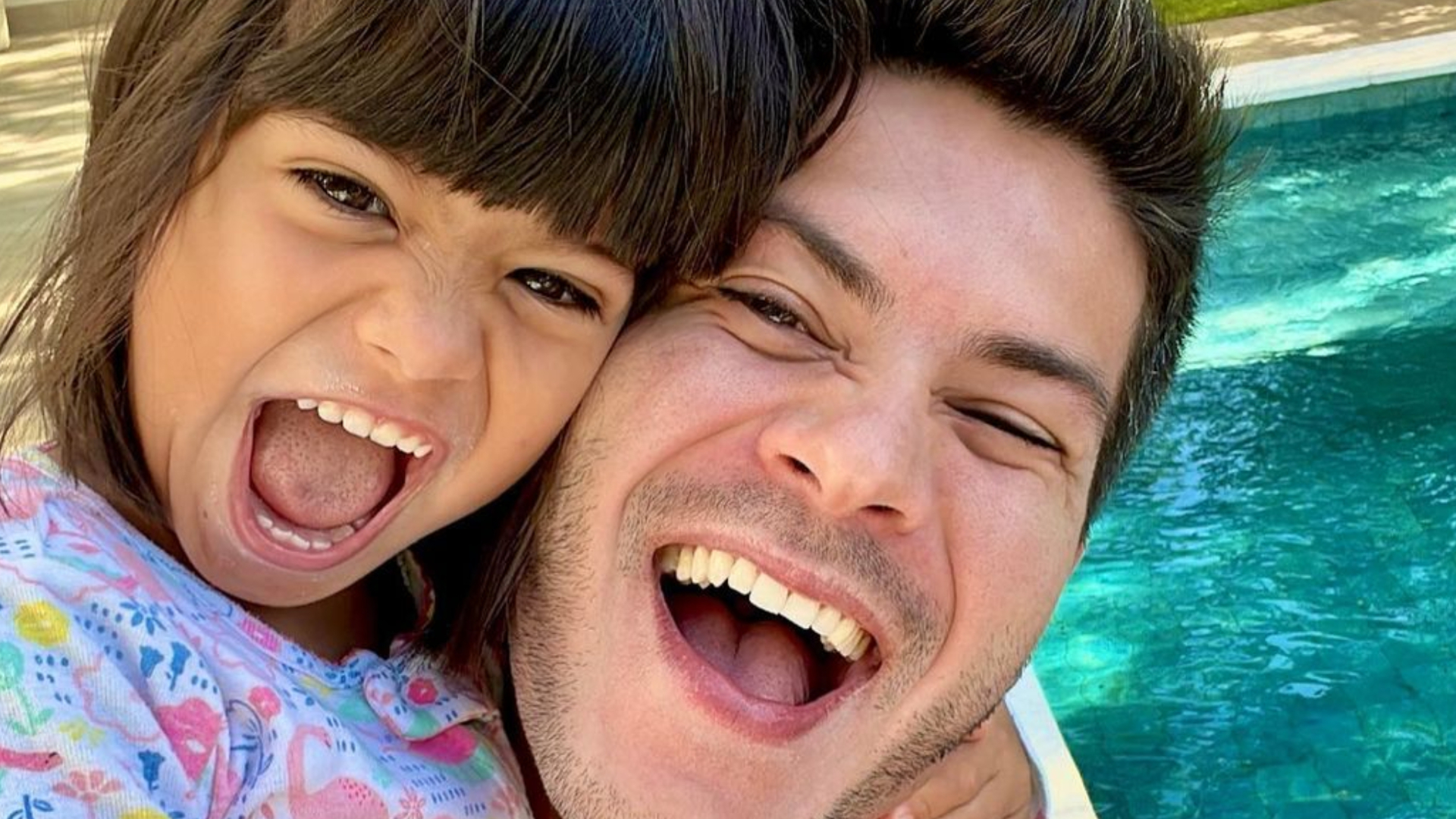 Sem Maíra Cardi, Arthur Aguiar surge curtindo momento com a filha: ”Eu e ela”