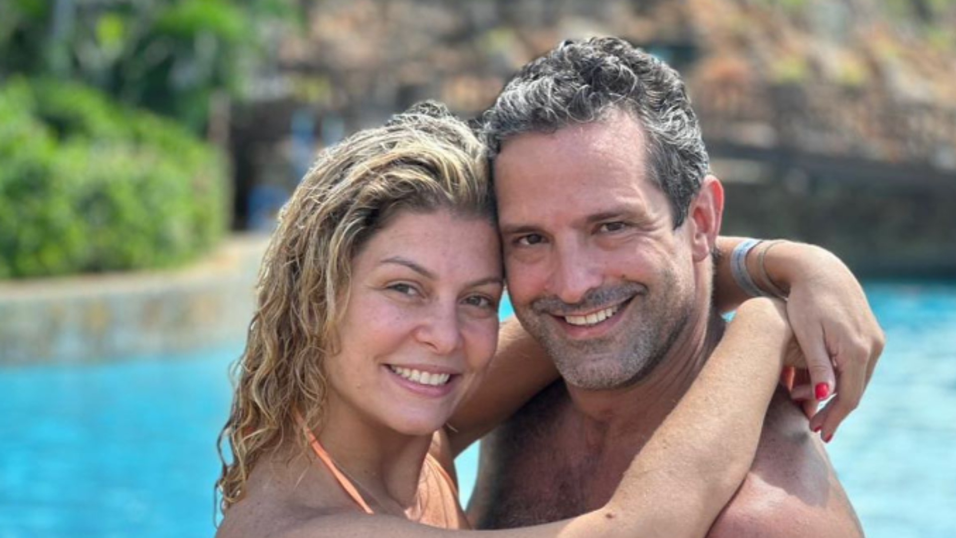 Bárbara Borges e Iran Malfitano viajam com os filhos juntos pela primeira vez