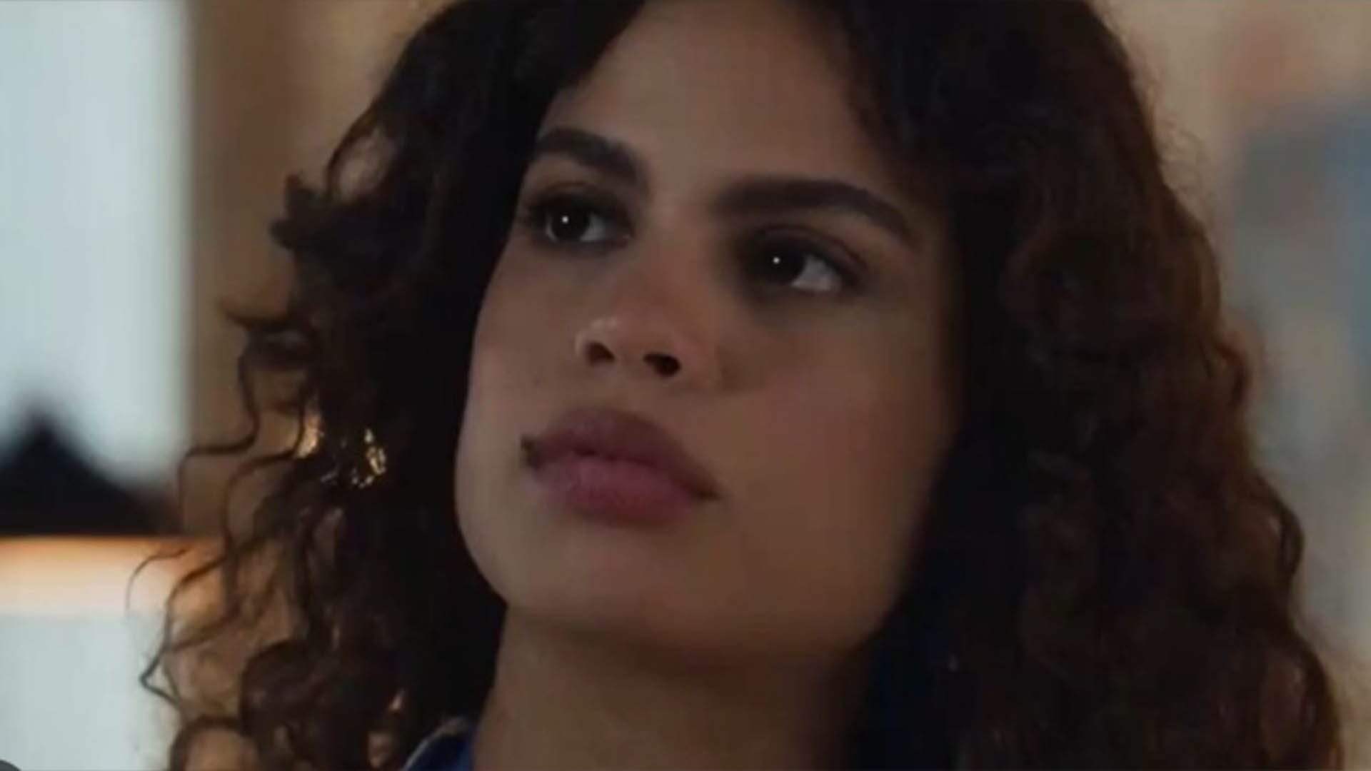 Travessia: Bia abandona Oto ao se revoltar com atitude dele
