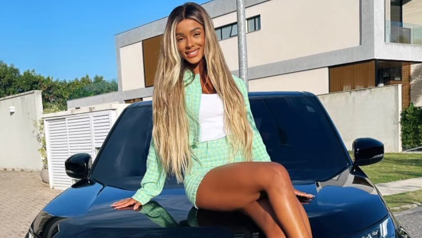Recém habilitada, Brunna Gonçalves ganha supercarro de presente da esposa, Ludmilla