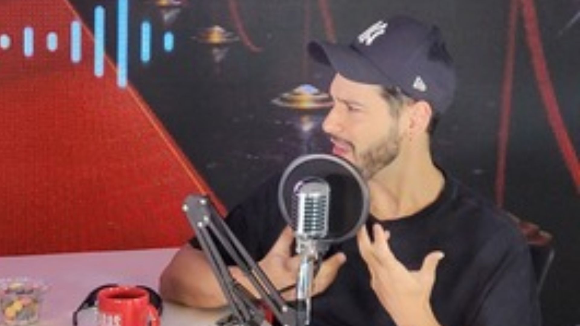 Bruno Fagundes entrega por que demorou para assumir namoro com Igor Fernandez