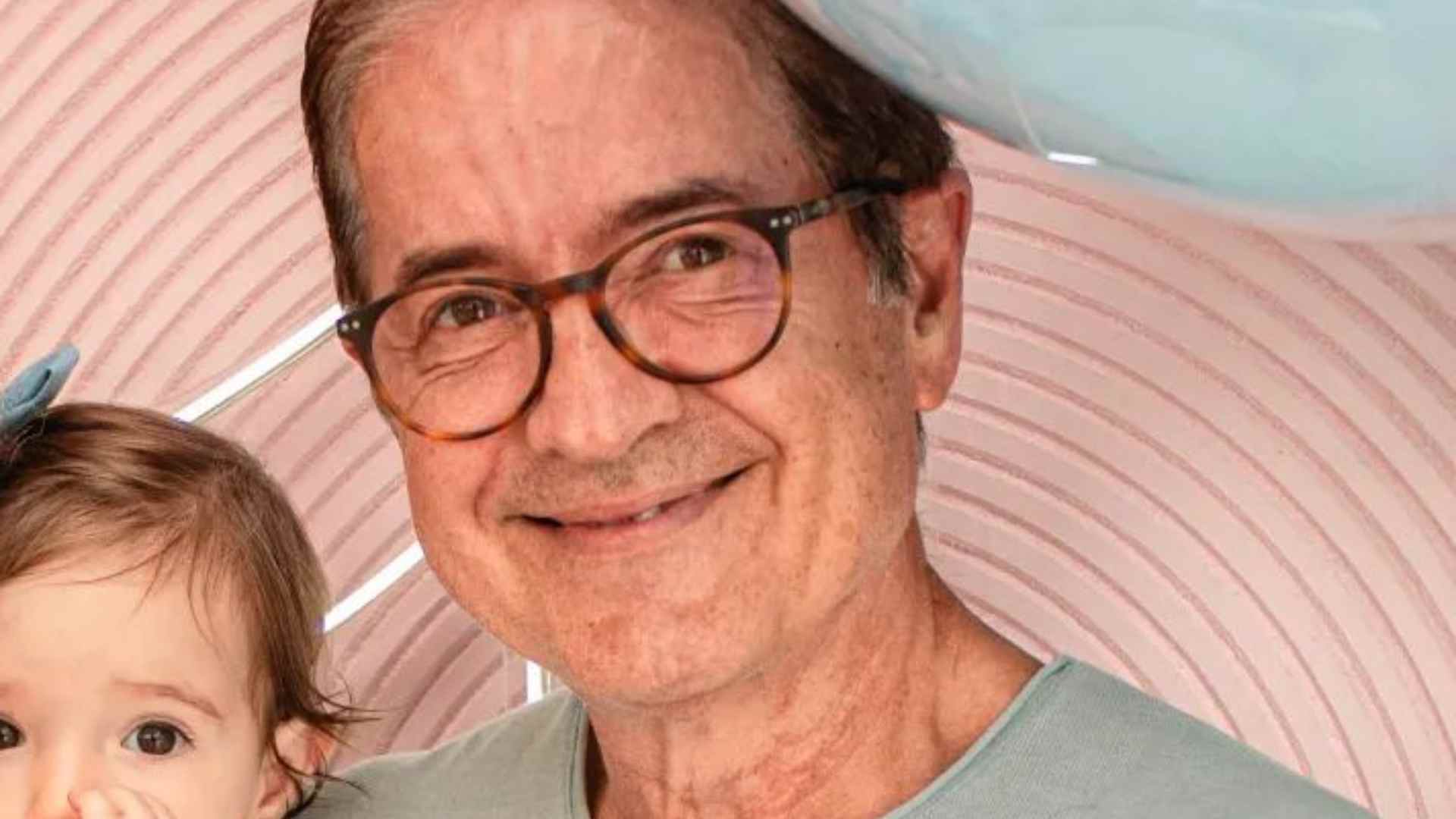 Carlos Tramontina divide momento fofo com a neta: “Que amor”