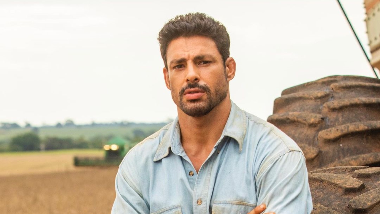 Cauã Reymond faz reflexão sobre ‘novo estilo’ de galã:  “Homens sempre choraram”