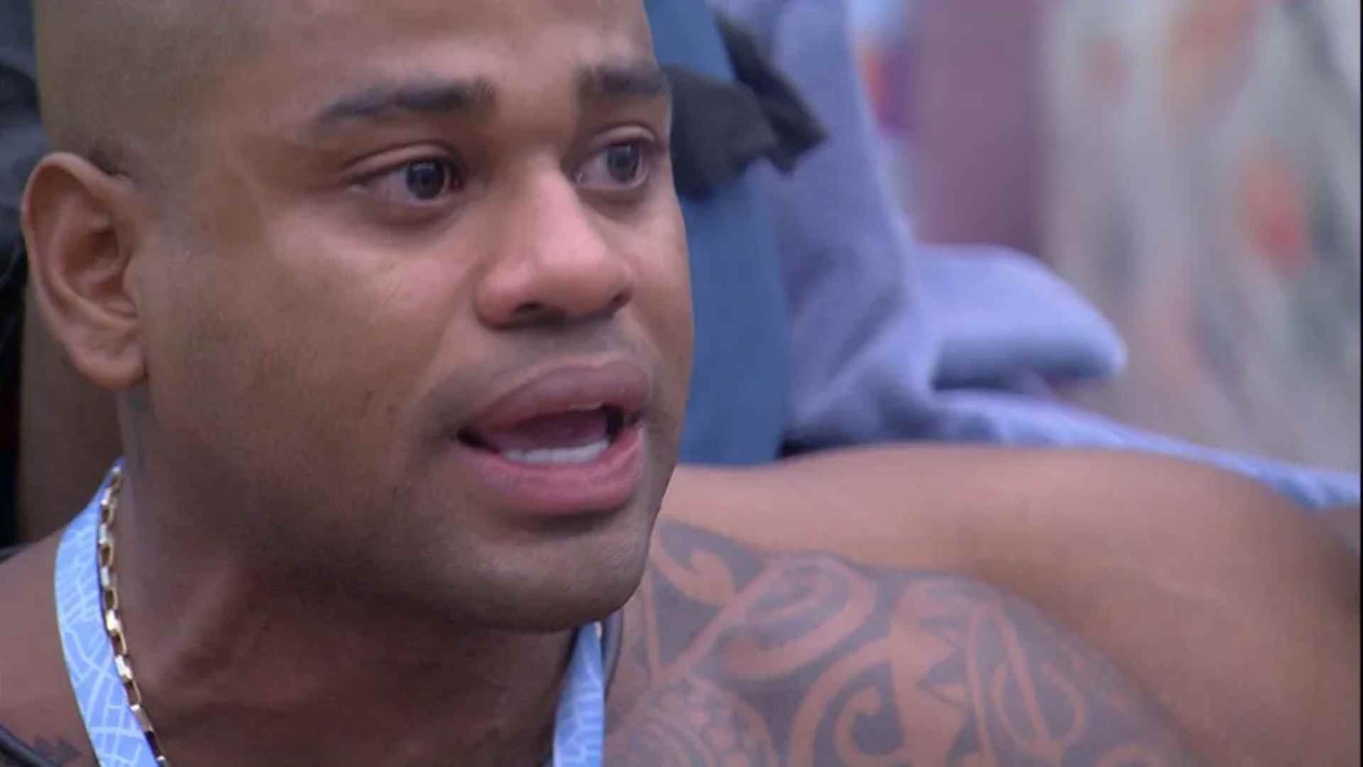 BBB 23: Cezar Black cai no choro ao conversar com Domitila: “Achei falsidade”