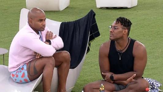 BBB23: Cezar Black se revolta ao falar de Ricardo: ‘Imbecil, sem noção’