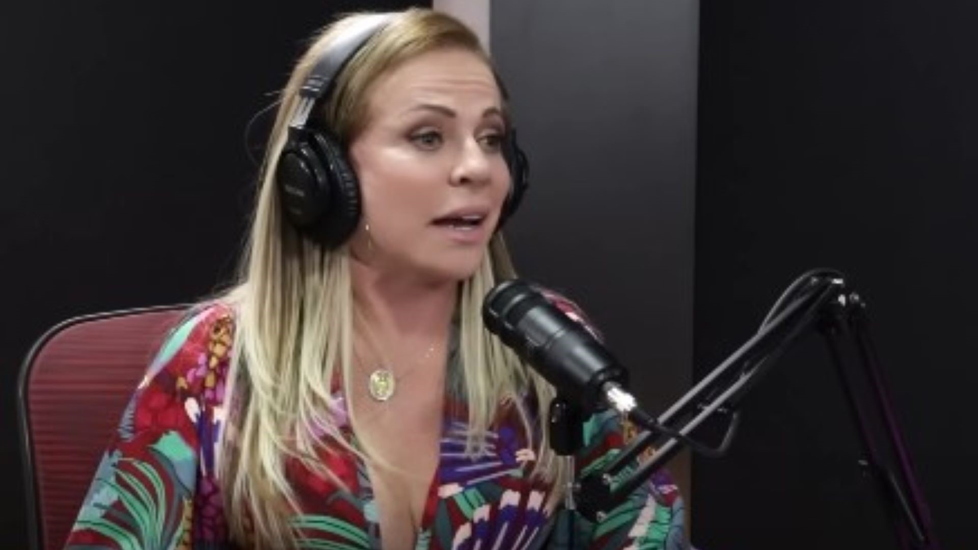 Christina Rocha conta que já roubou dinheiro da igreja: “Tava dura”