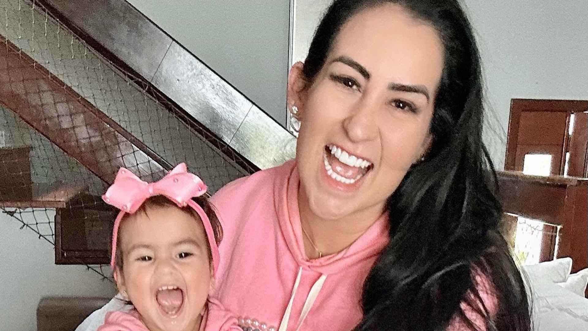 Filha de Fabiola Gadelha rouba a cena ao surgir sorridente ao lado da mãe: “Muito fofa”