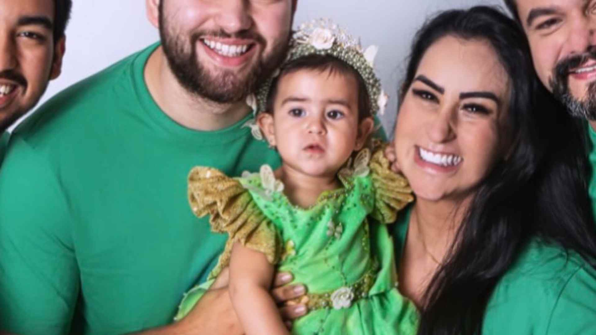 Fabiola Gadelha posta cliques encantadores em família: “Pura alegria”