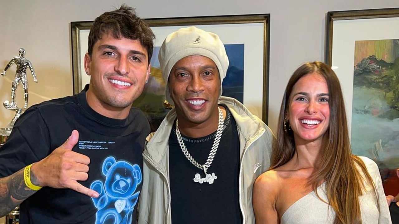 Ex-BBB Felipe Prior entrega bastidores de jantar com Ronaldinho; confira