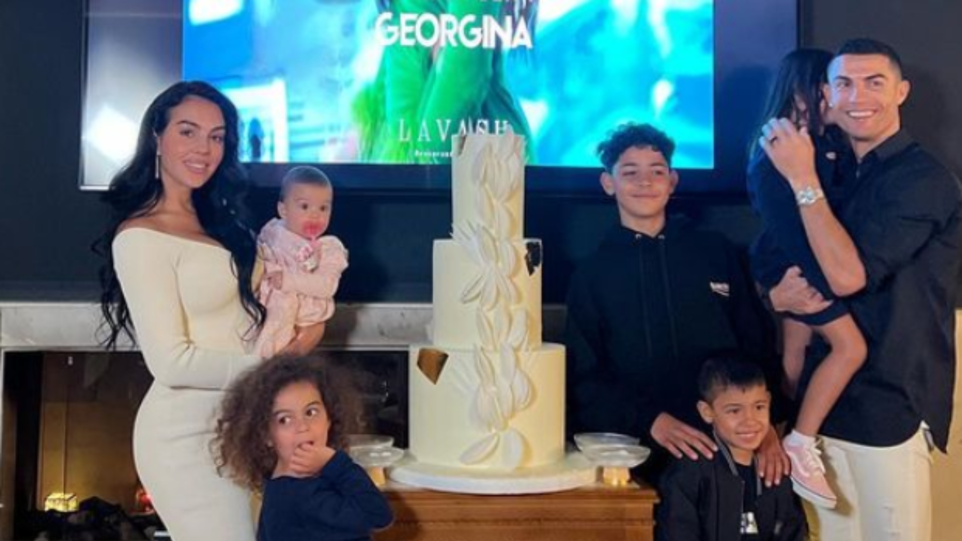 Georgina Rodríguez, mulher de Cristiano Ronaldo, fala sobre boatos de que filhos apanham na escola