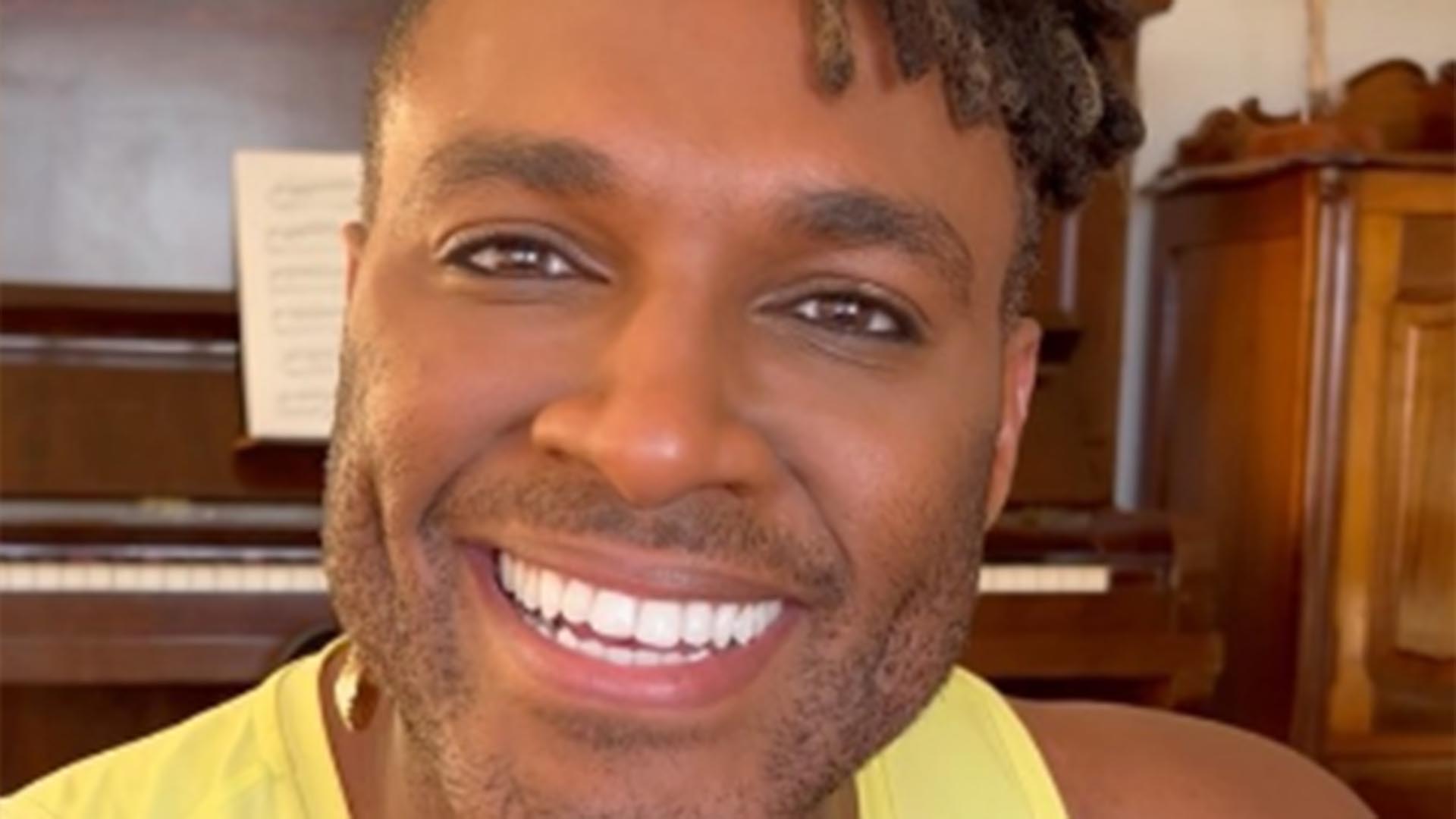 Fred Nicácio surge de saia em novo ensaio fotográfico e é elogiado