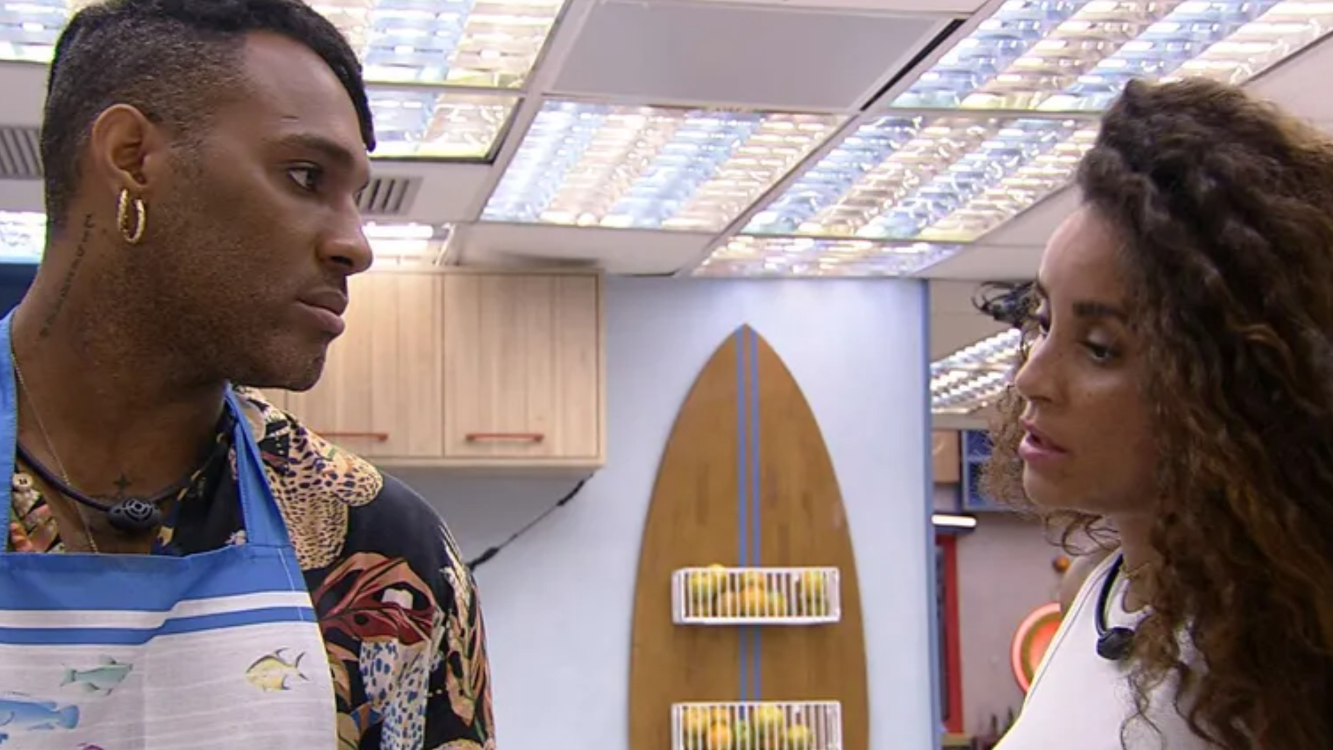 BBB 23: Fred Nicácio vê traição de brother e alerta Domitila: ”Larga de ser trouxa”