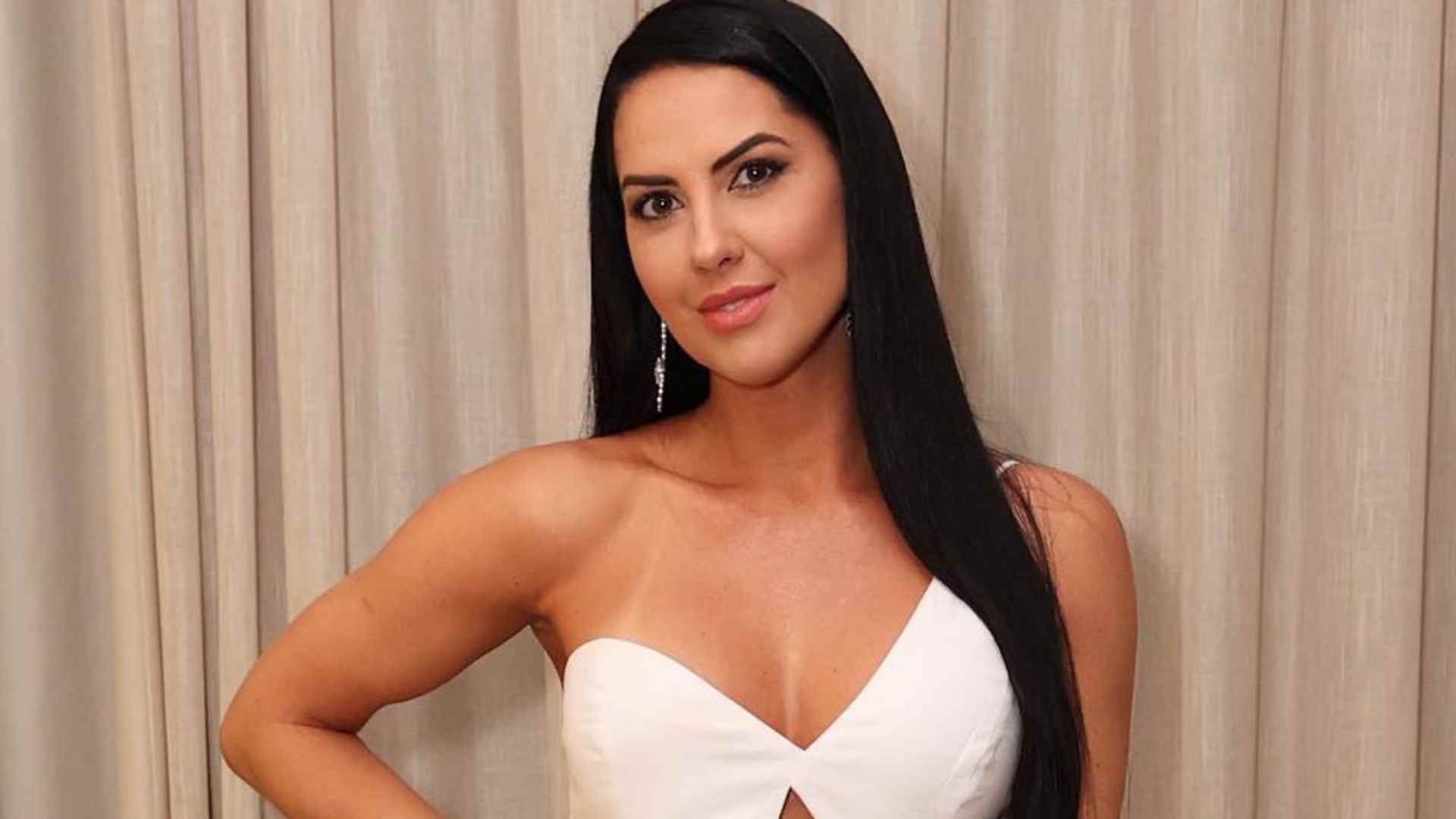 Graciele Lacerda chama atenção ao usar vestido ousado: “Lindíssima”
