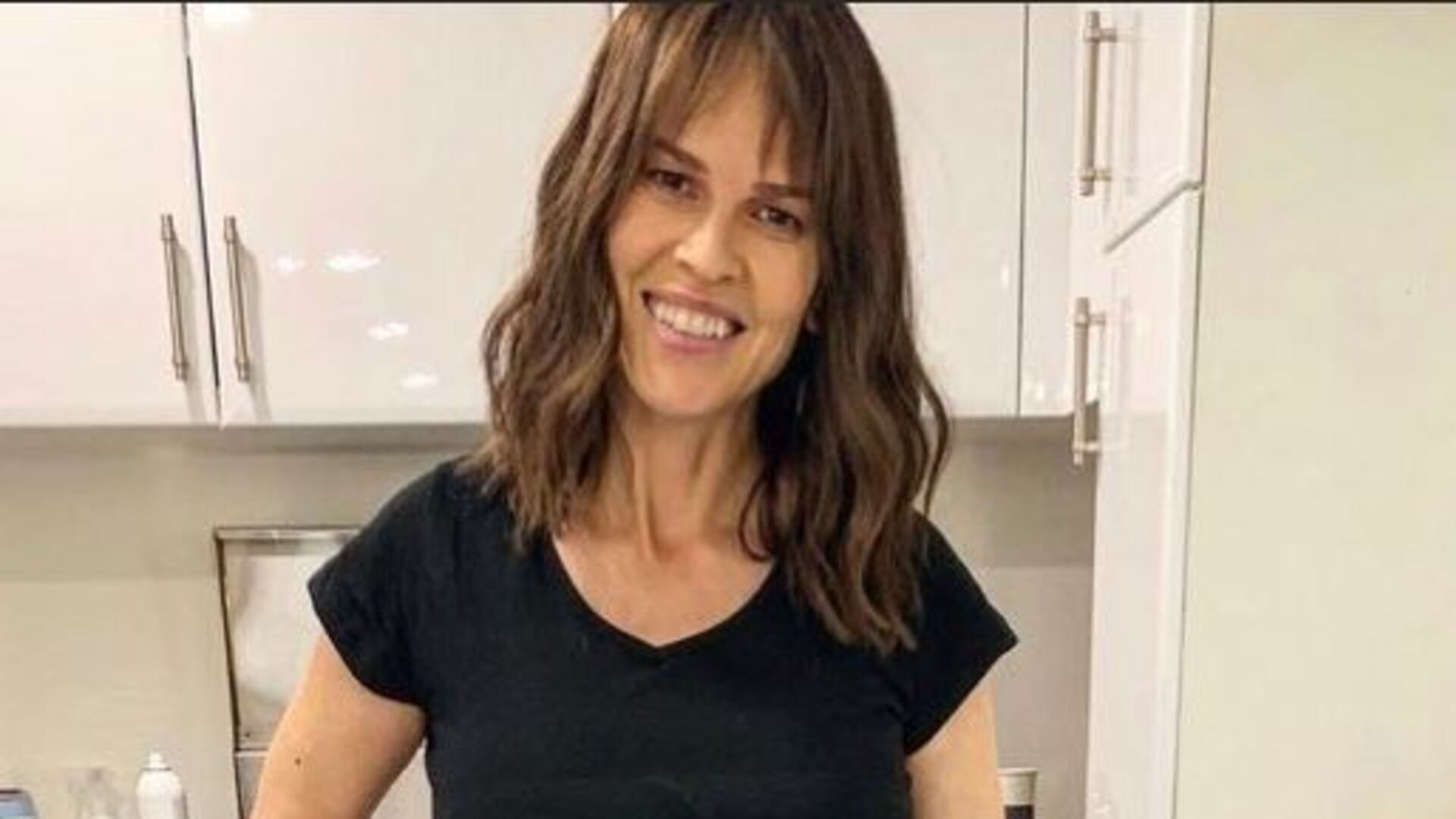 Hilary Swank mostra pela primeira vez os filhos recém-nascidos