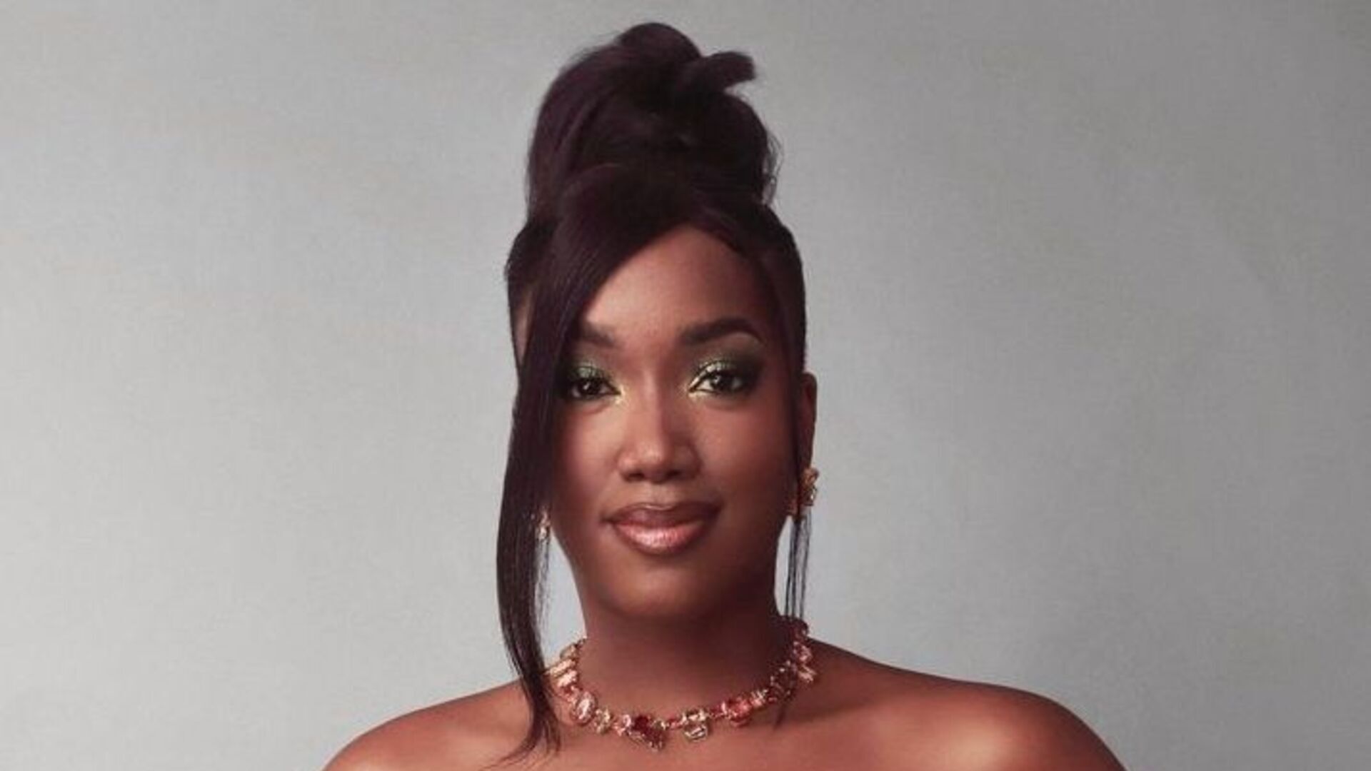 Iza exibe corpo escultural ao eleger vestido elegante para ser jurada no ‘The Voice Kids’