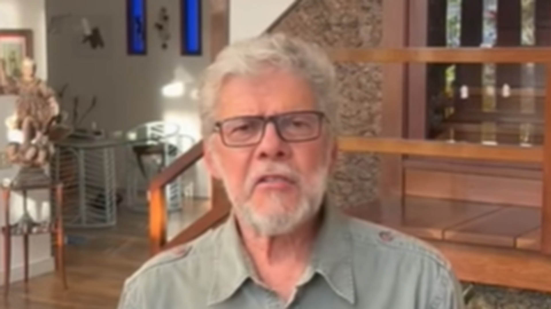 José Mayer reaparece na internet após período internado