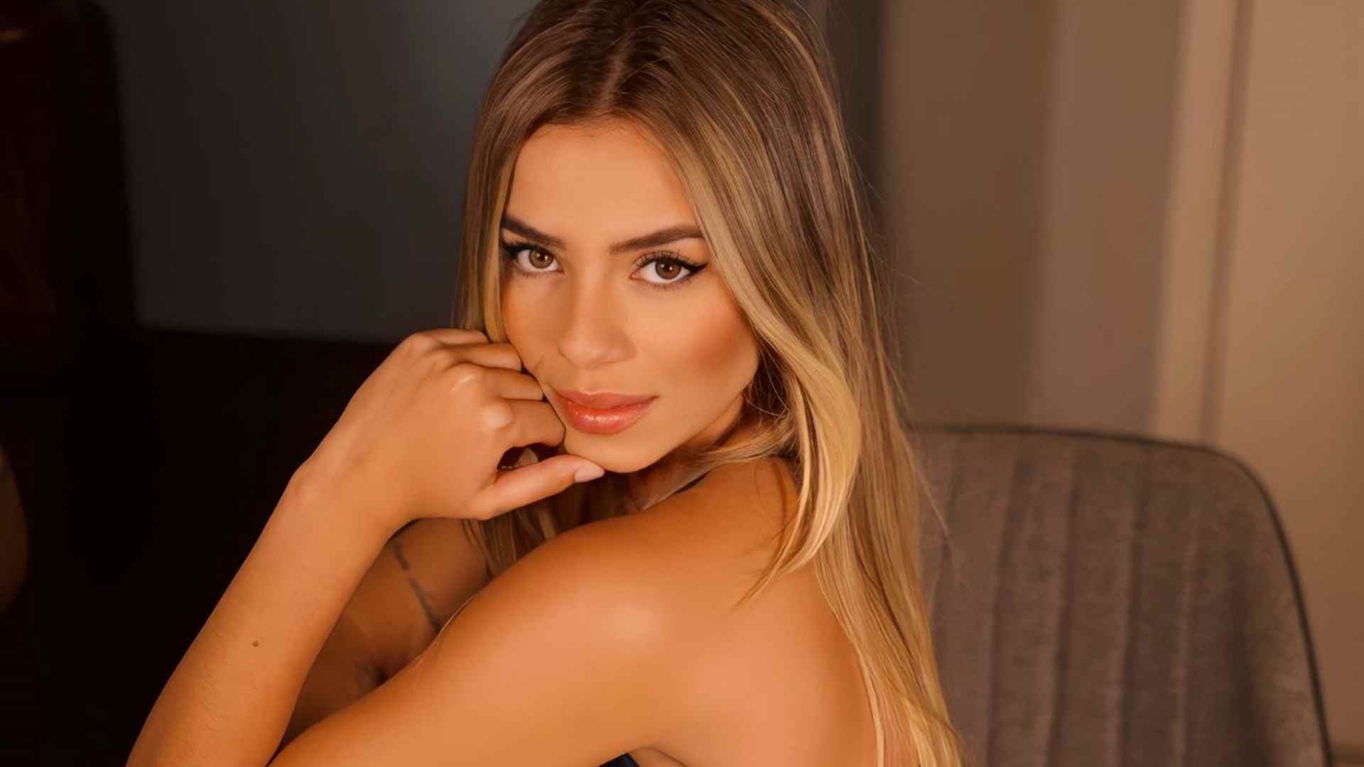 Ex-BBB Key Alves ostenta corpo perfeito em clique de lingerie: “Que mulher”