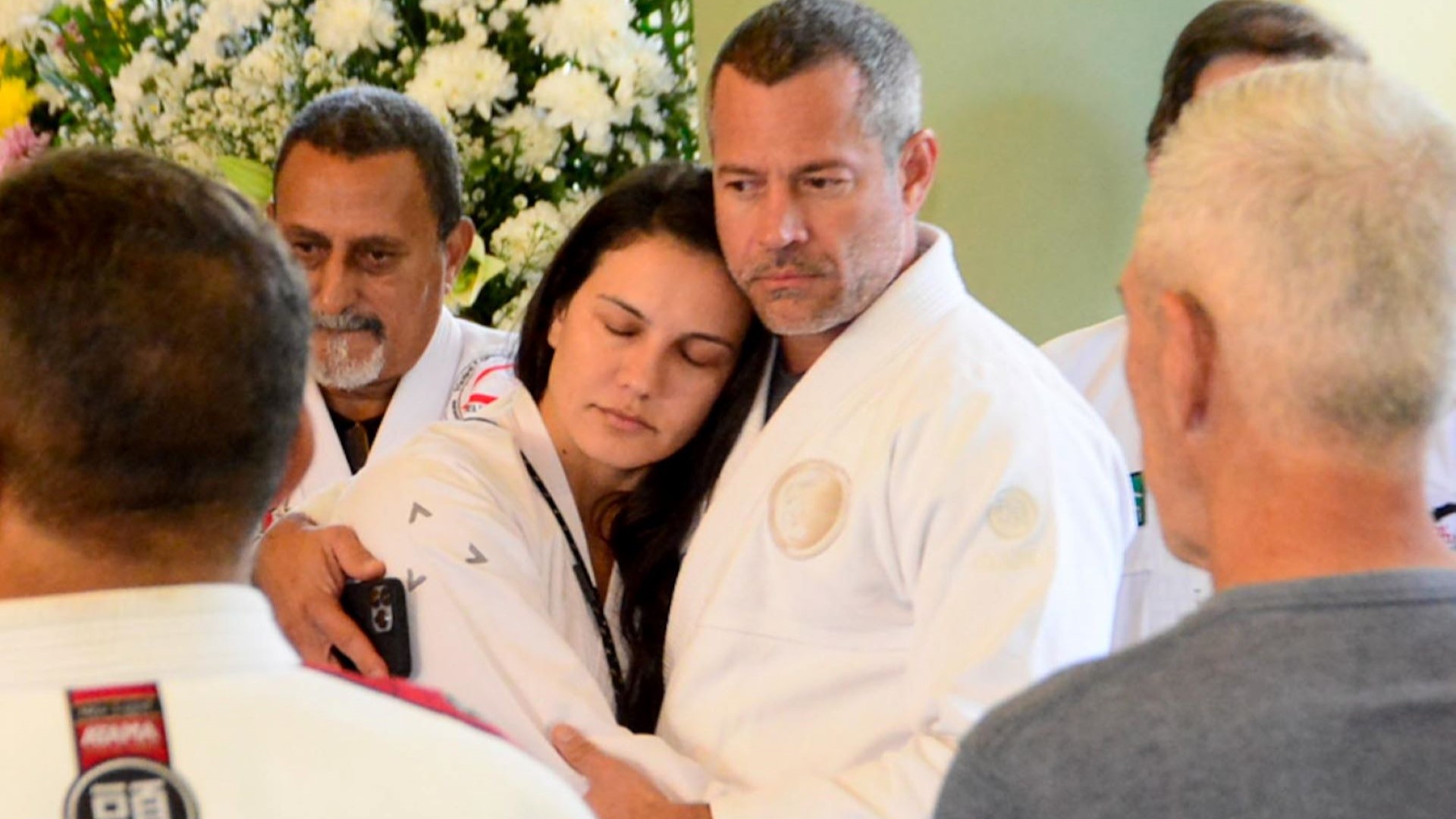 Kyra Gracie anuncia morte do avô, o lendário Robson Gracie, aos 88 anos