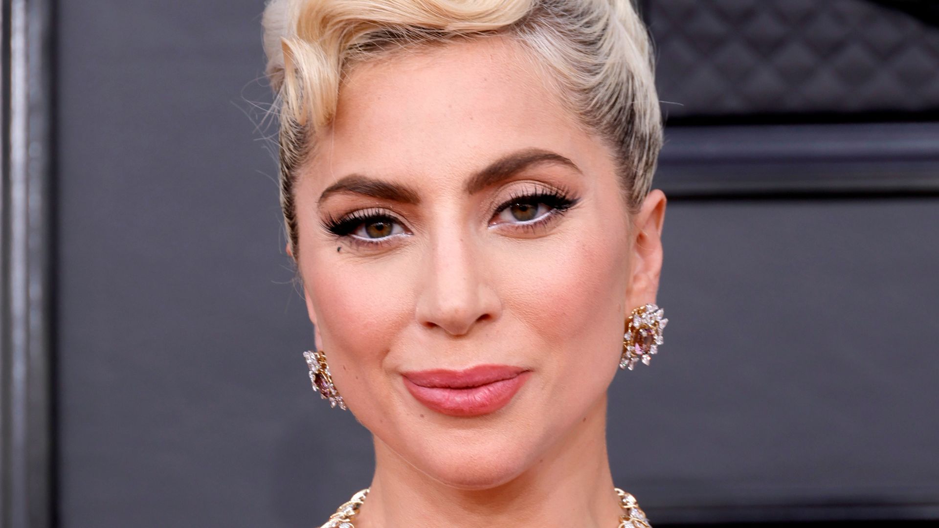 Lady Gaga foi rejeitada por diretor de Anitta por sua aparência: ‘Feia’