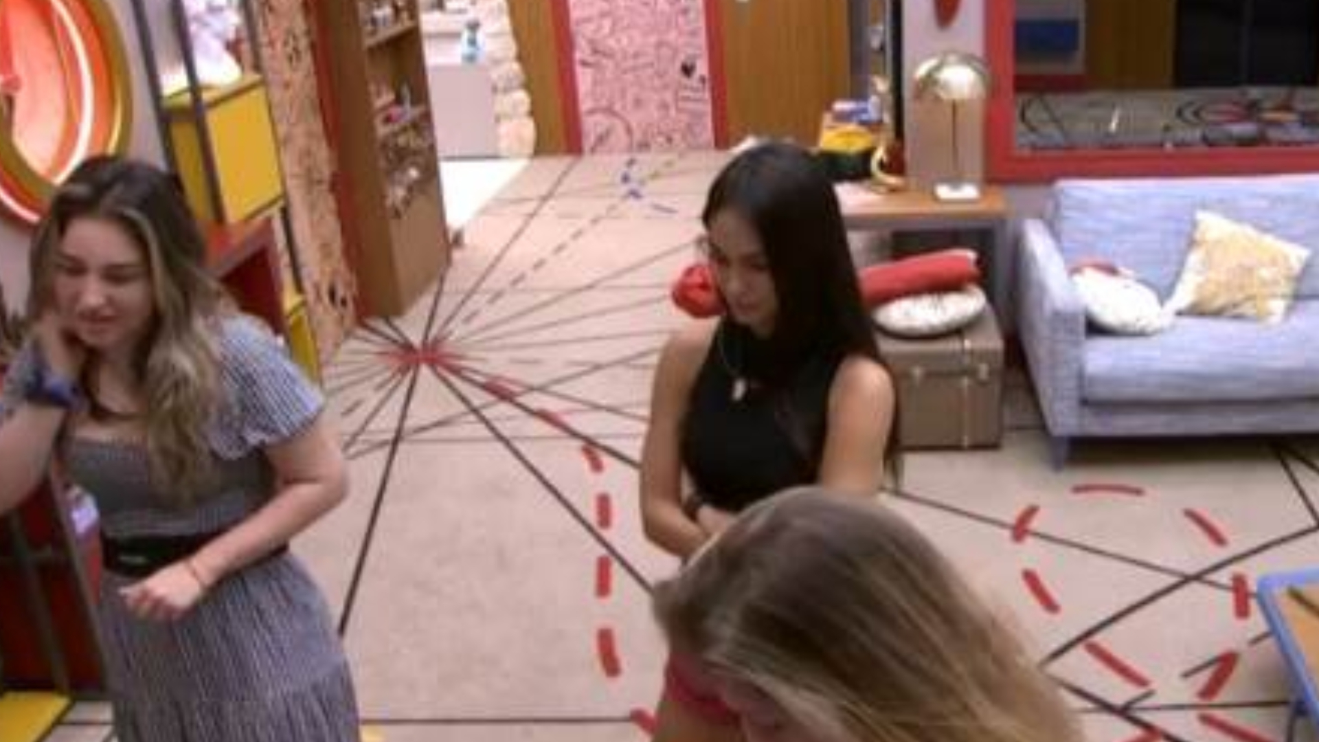 BBB 23: Larissa fica revoltada ao ser chamada de ‘cobra’: ”Vai ter porrada”