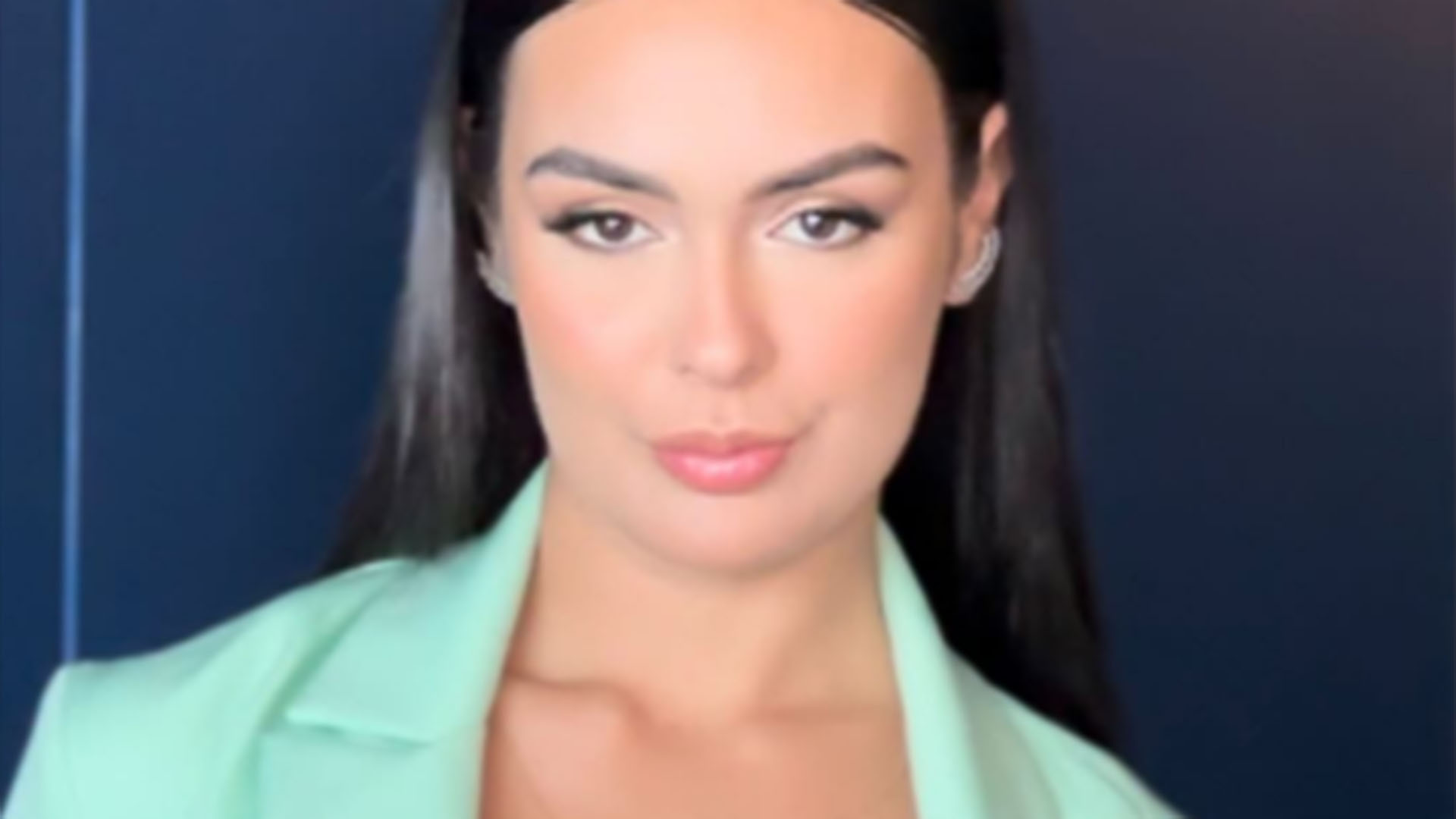 Ex-BBB Larissa Santos troca as lentes dos dentes e sorri: ‘Amei assim’