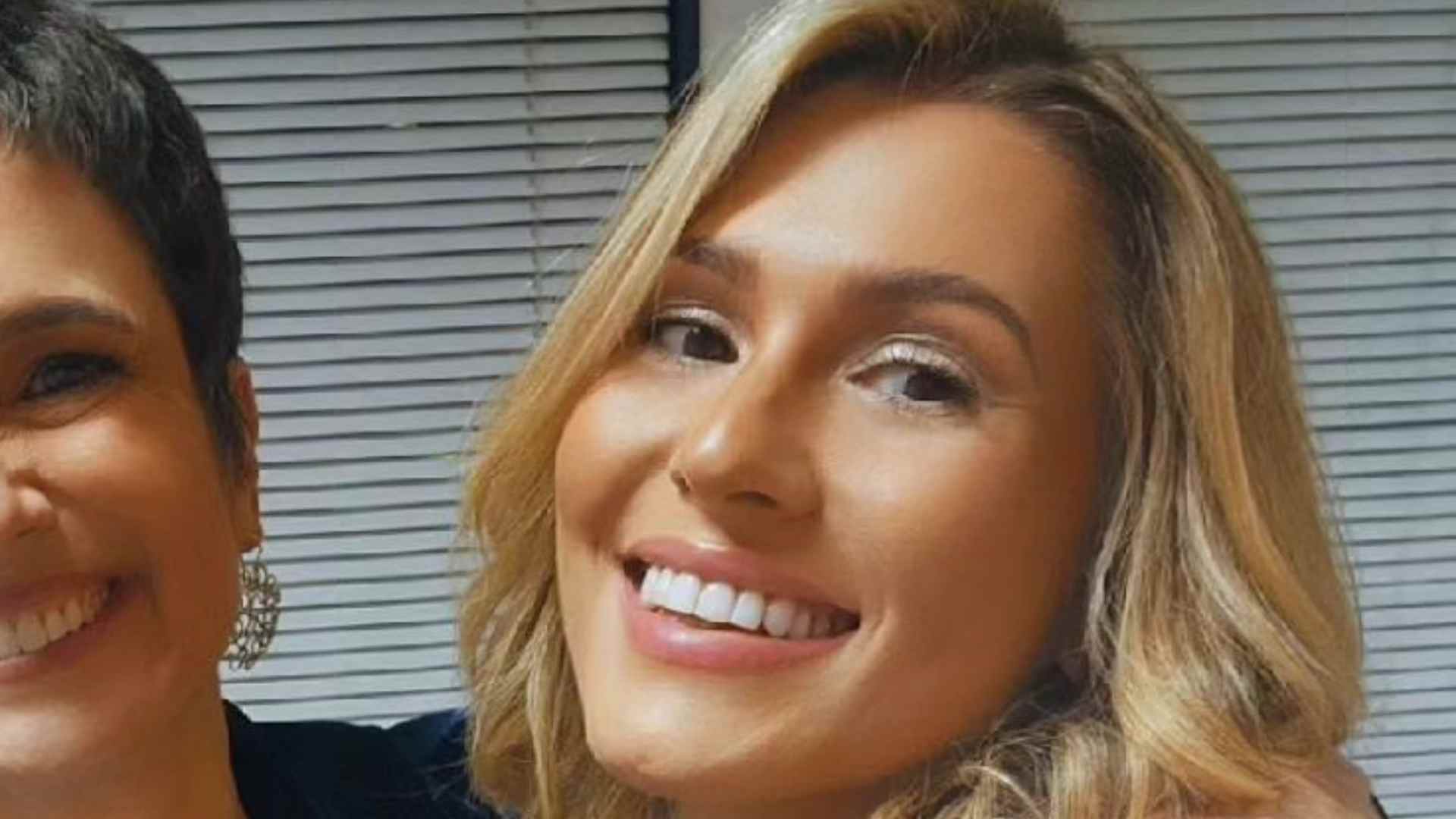 Lívia Andrade tieta Sandra Annenberg: “Ela é simpatia em forma de gente”