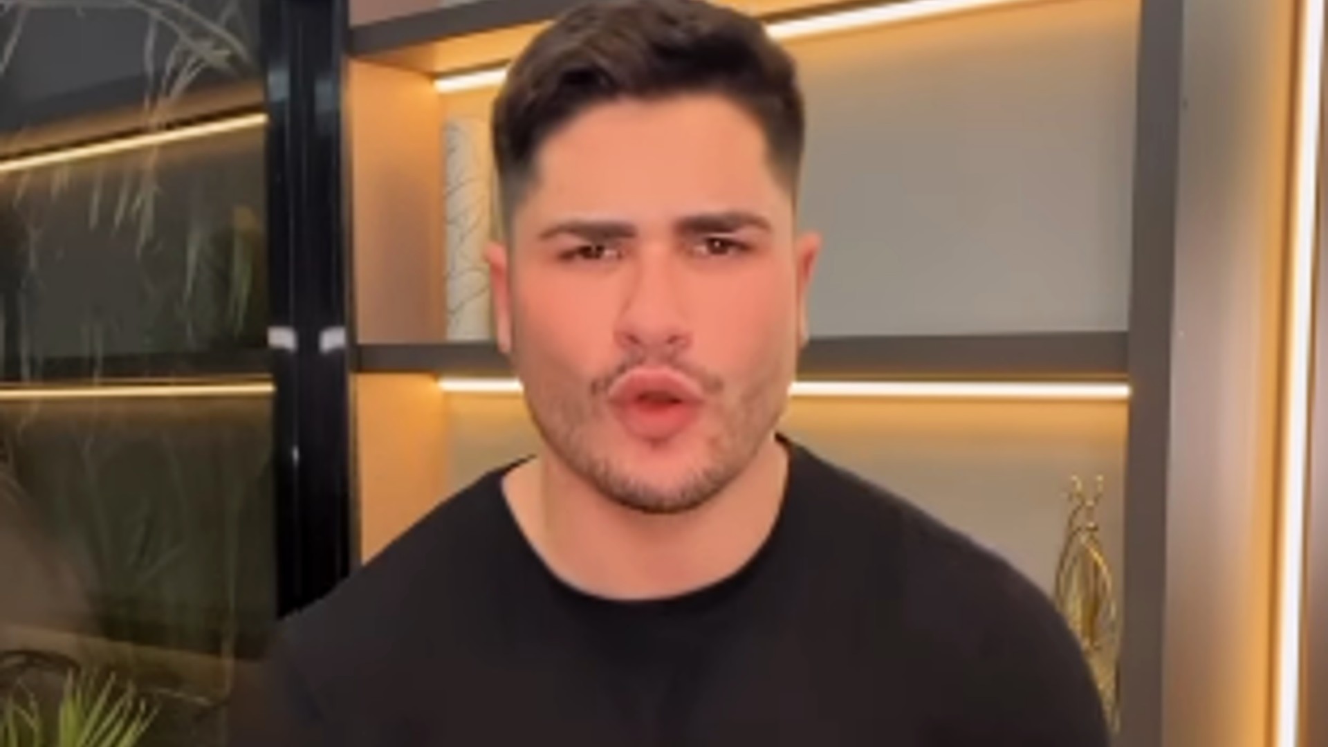 Lucas Souza faz lipoaspiração no abdômen e revela novos planos na carreira