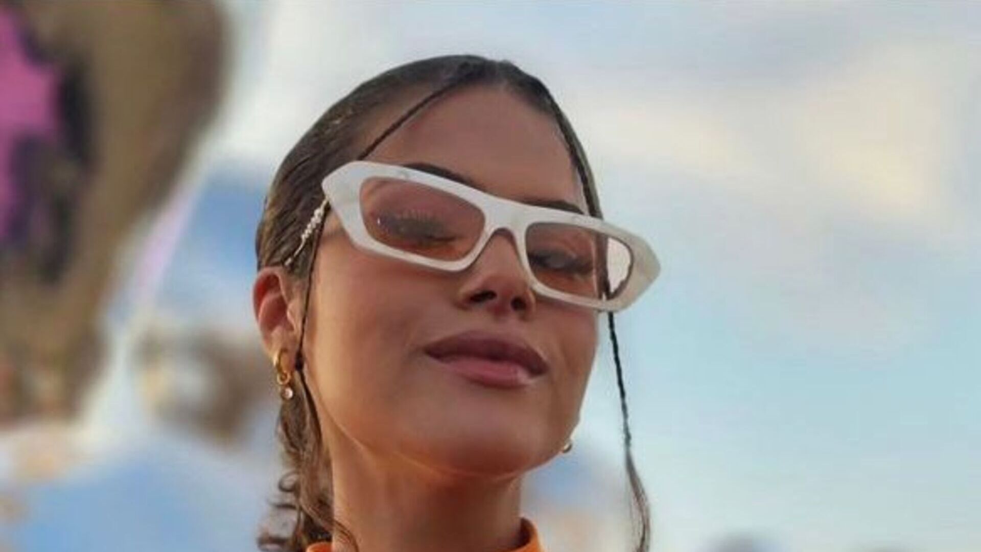Maisa Silva esbanja estilo e beleza ao compartilhar look escolhido para o festival Coachella