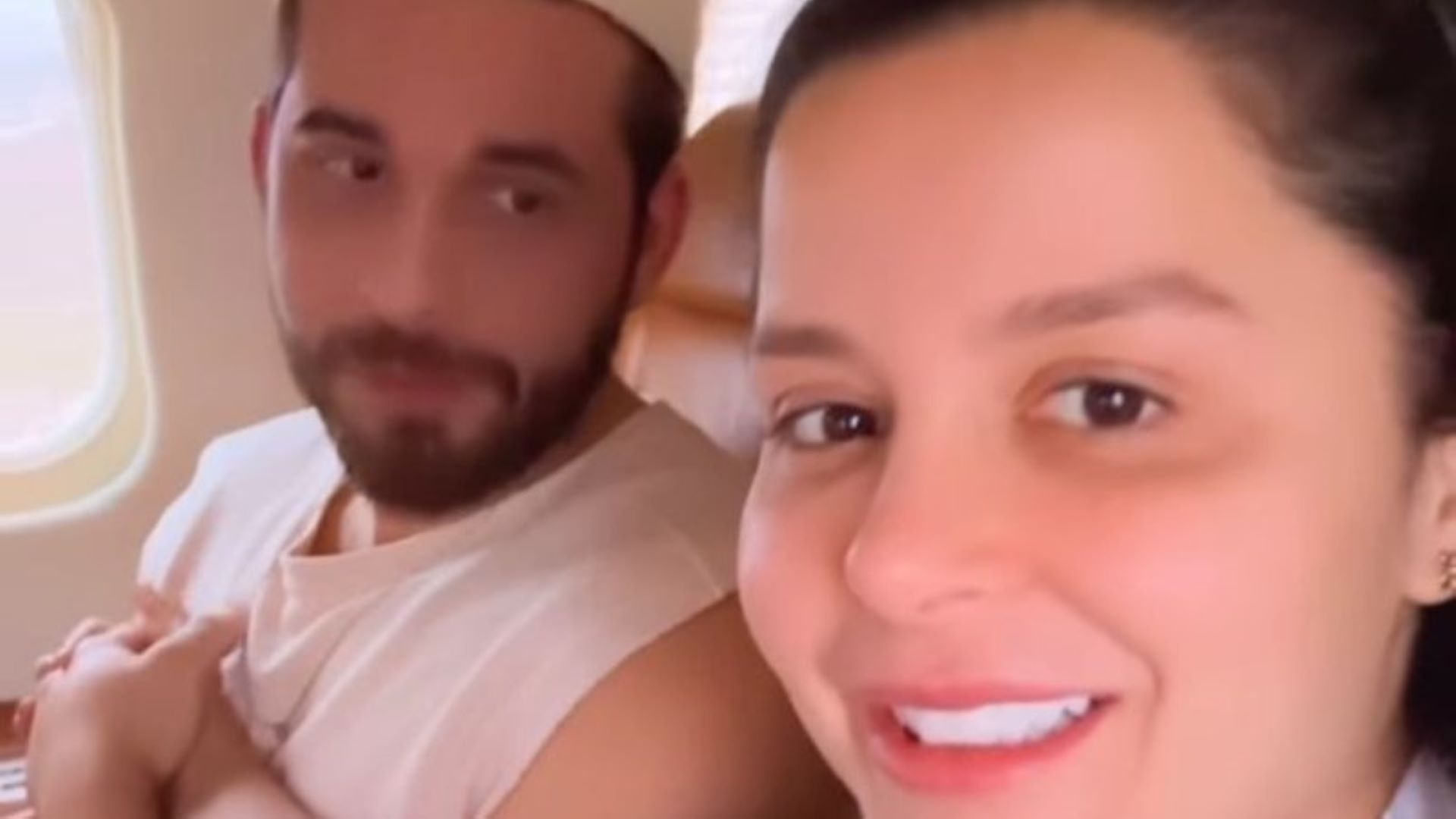 De mãos dadas com Gustavo Mioto, Maraisa provoca Ana Castela