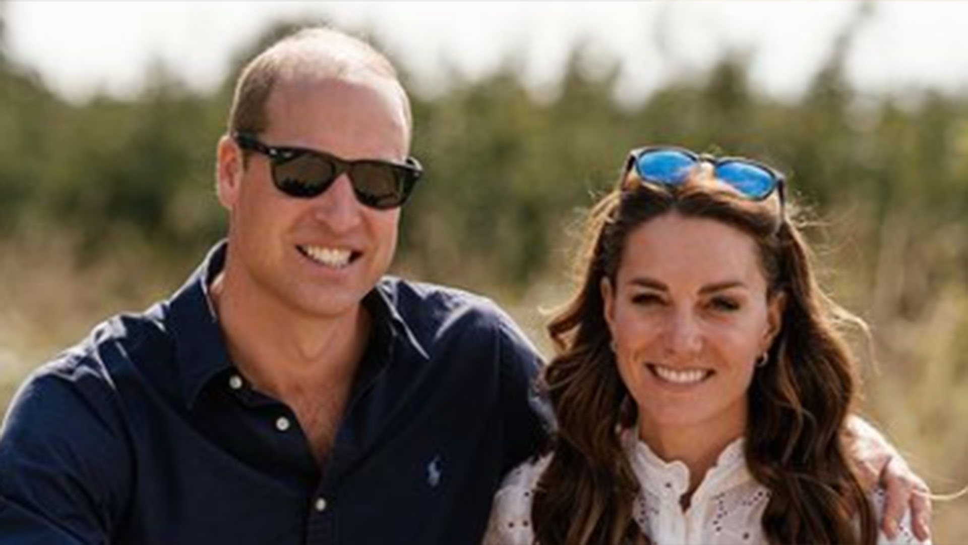 Príncipe William e Kate Middleton celebram os 12 anos de casamento com foto romântica