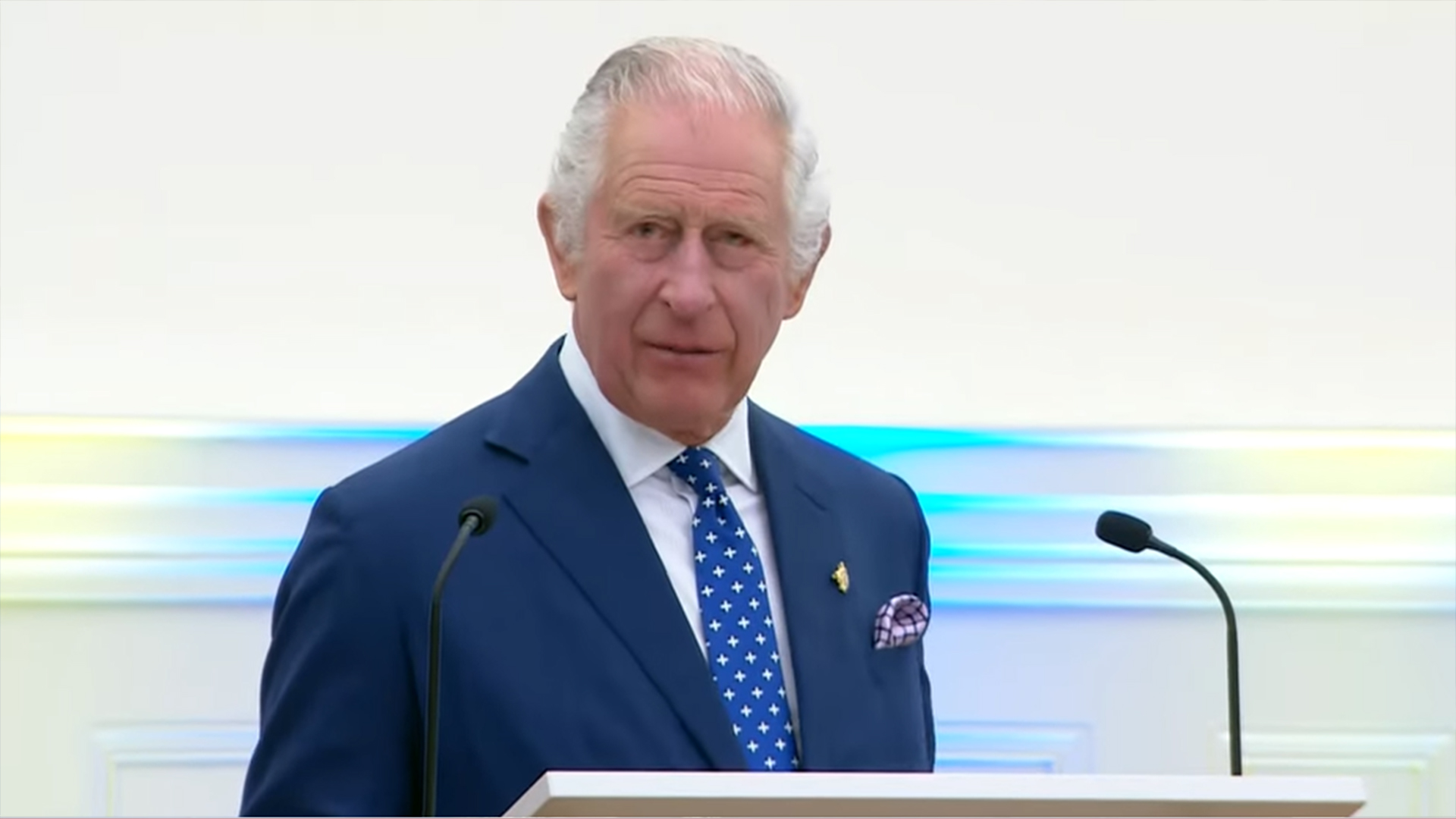Astrólogo diz que Rei Charles III pode abdicar do trono. Saiba mais!