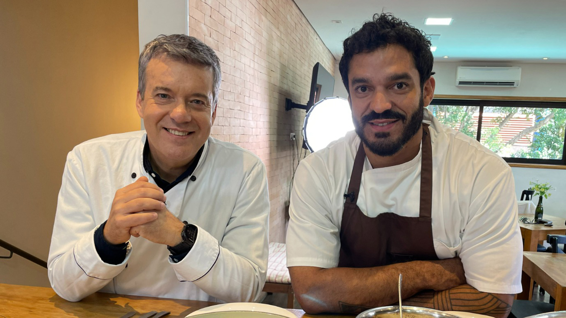 Roberto Kovalick aprende receita com Thiago Castanho no Hora 1: ‘Escolha perfeita’