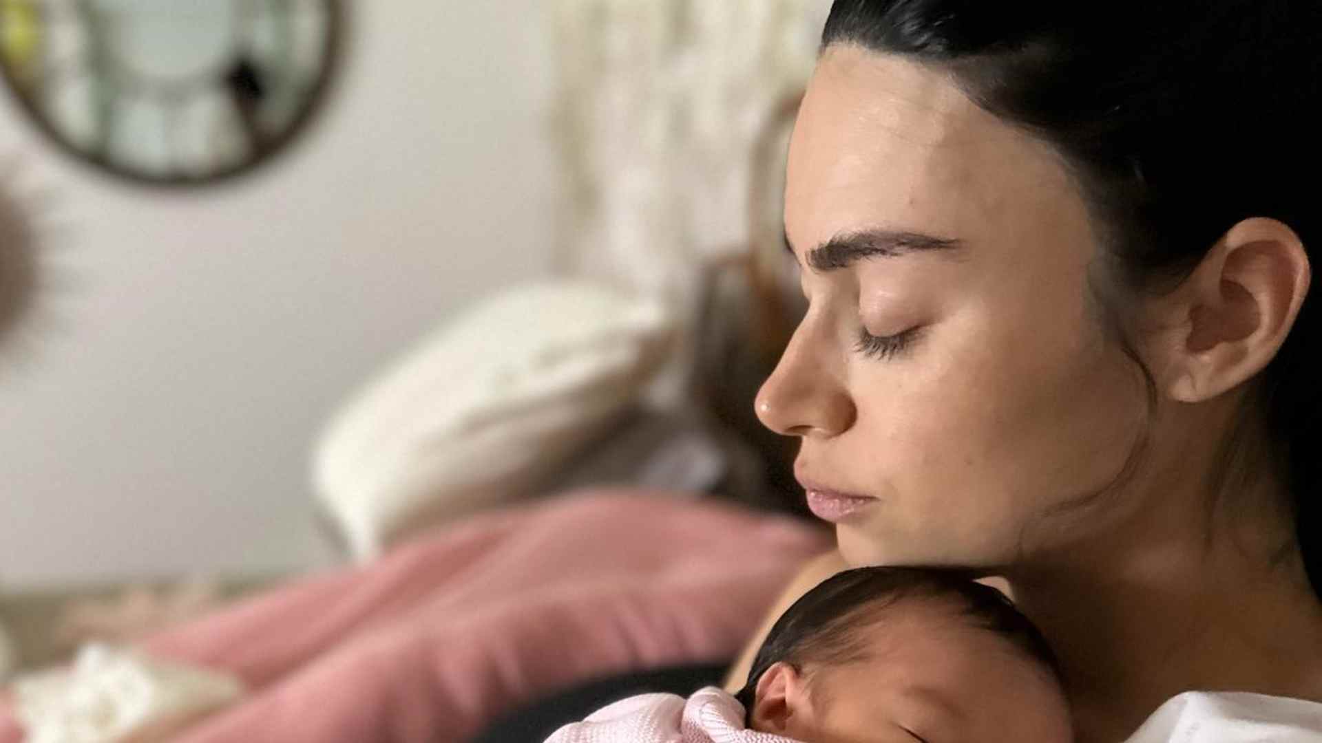 Thaila Ayala mostra o rostinho da filha recém-nascida: “Enche a minha alma”