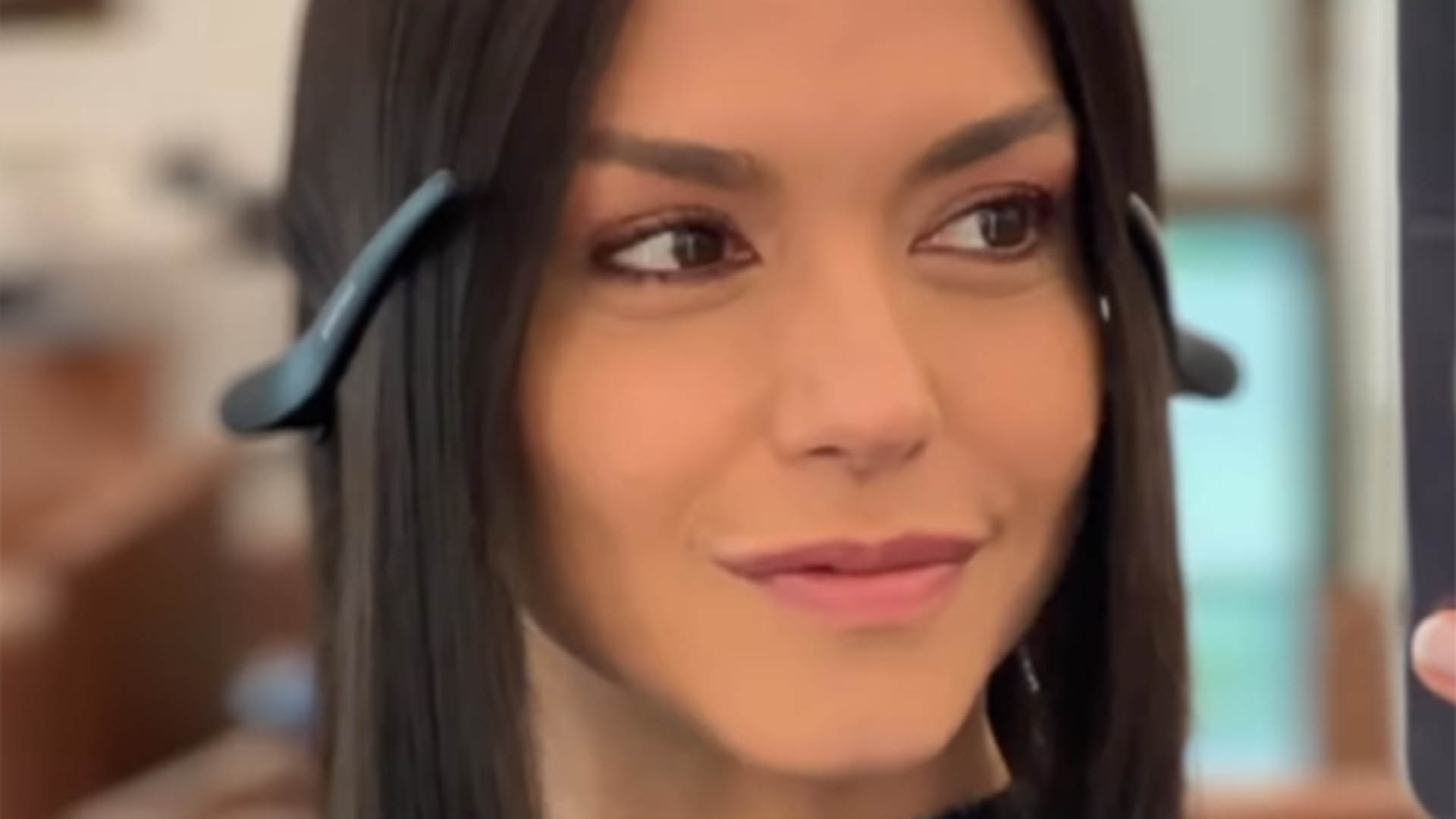 Novo visual! Thais Fersoza passa a tesoura no cabelo e exibe o resultado