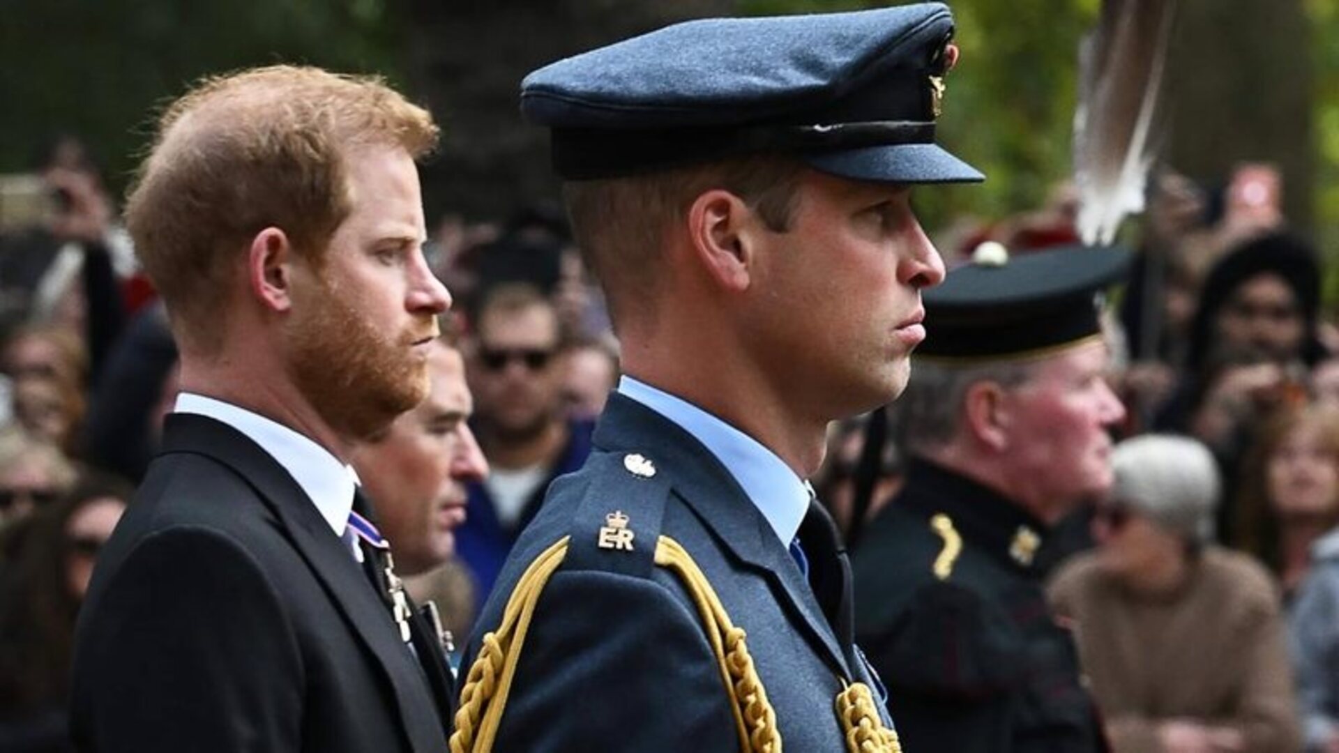 Faltando dias para a coroação do Rei Charles, Príncipe William e Príncipe Harry não se falaram
