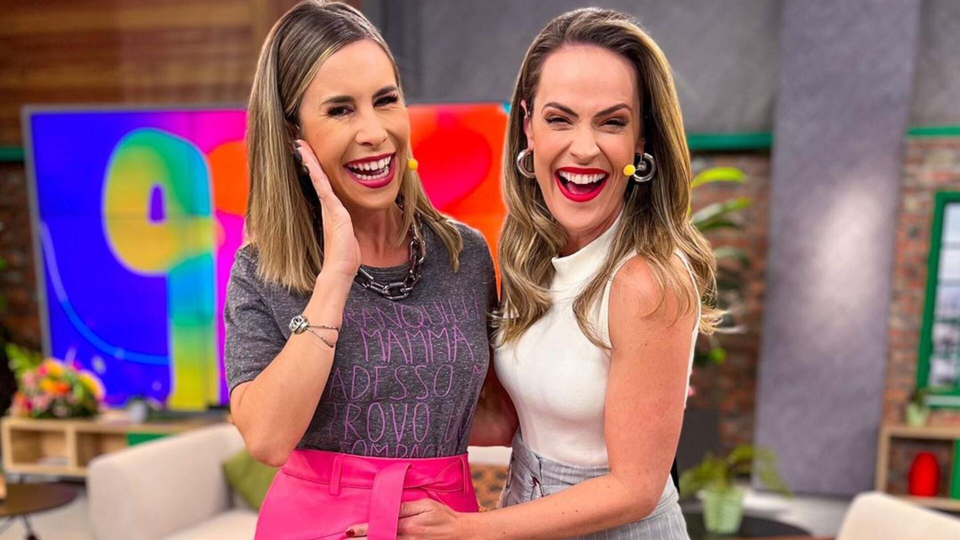 Após assumir lugar de Regina Volpato, apresentadora do ‘Mulheres’ revela gravidez