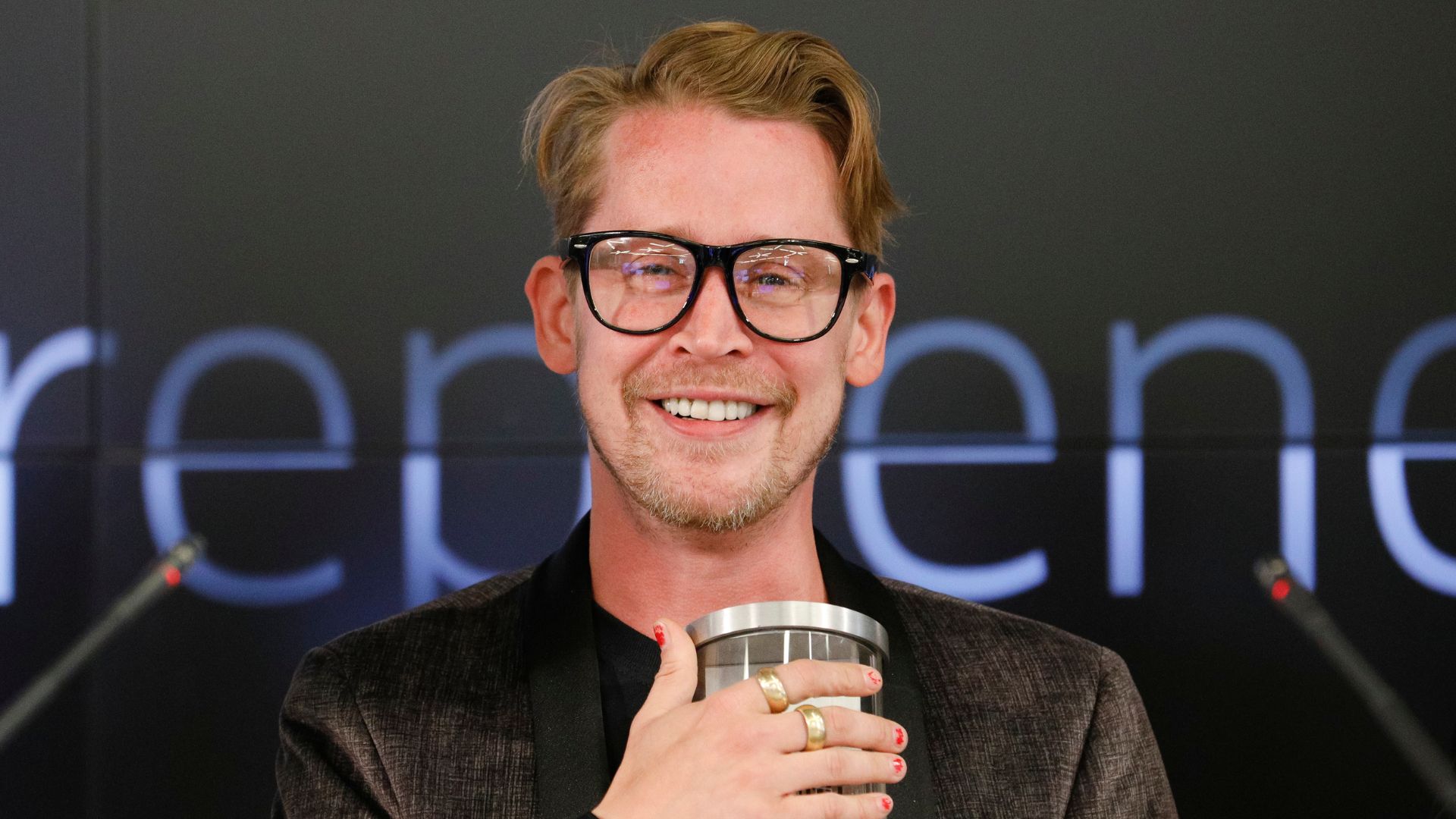 Assim como Larissa Manoela, Macaulay Culkin também rompeu com seus pais